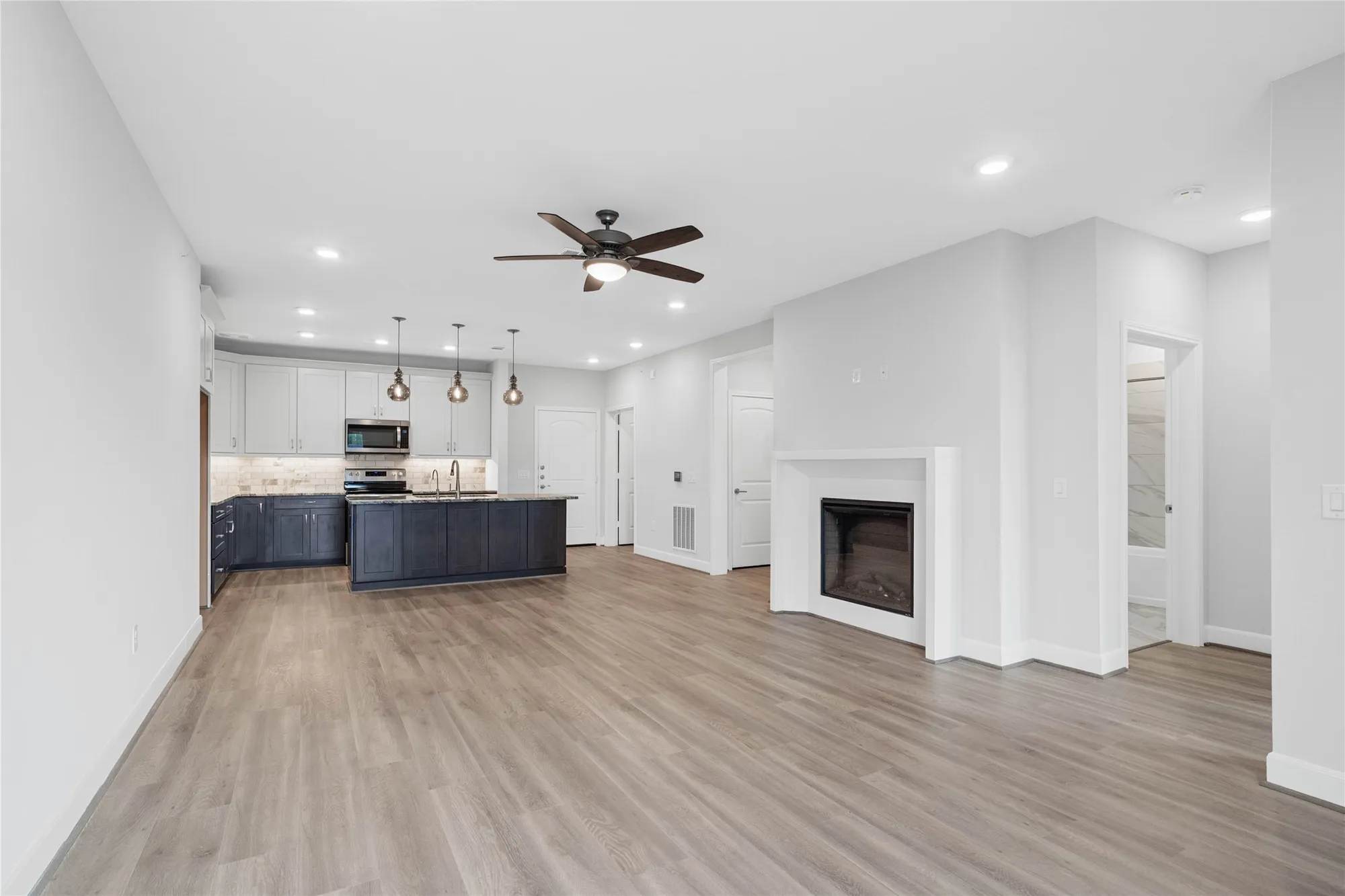 Property Slideshow image 17 of 43 | 6804 westview dr apt 3205, Houston, TX, 77055