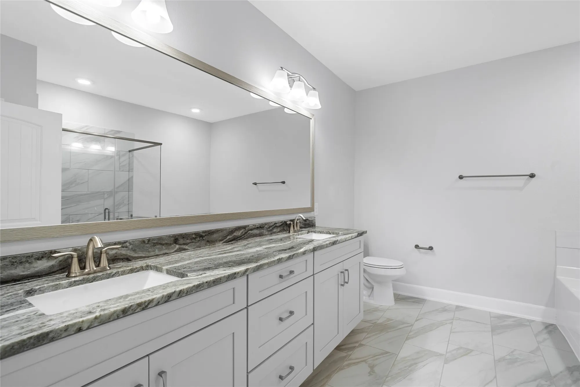 Property Slideshow image 22 of 43 | 6804 westview dr apt 3205, Houston, TX, 77055