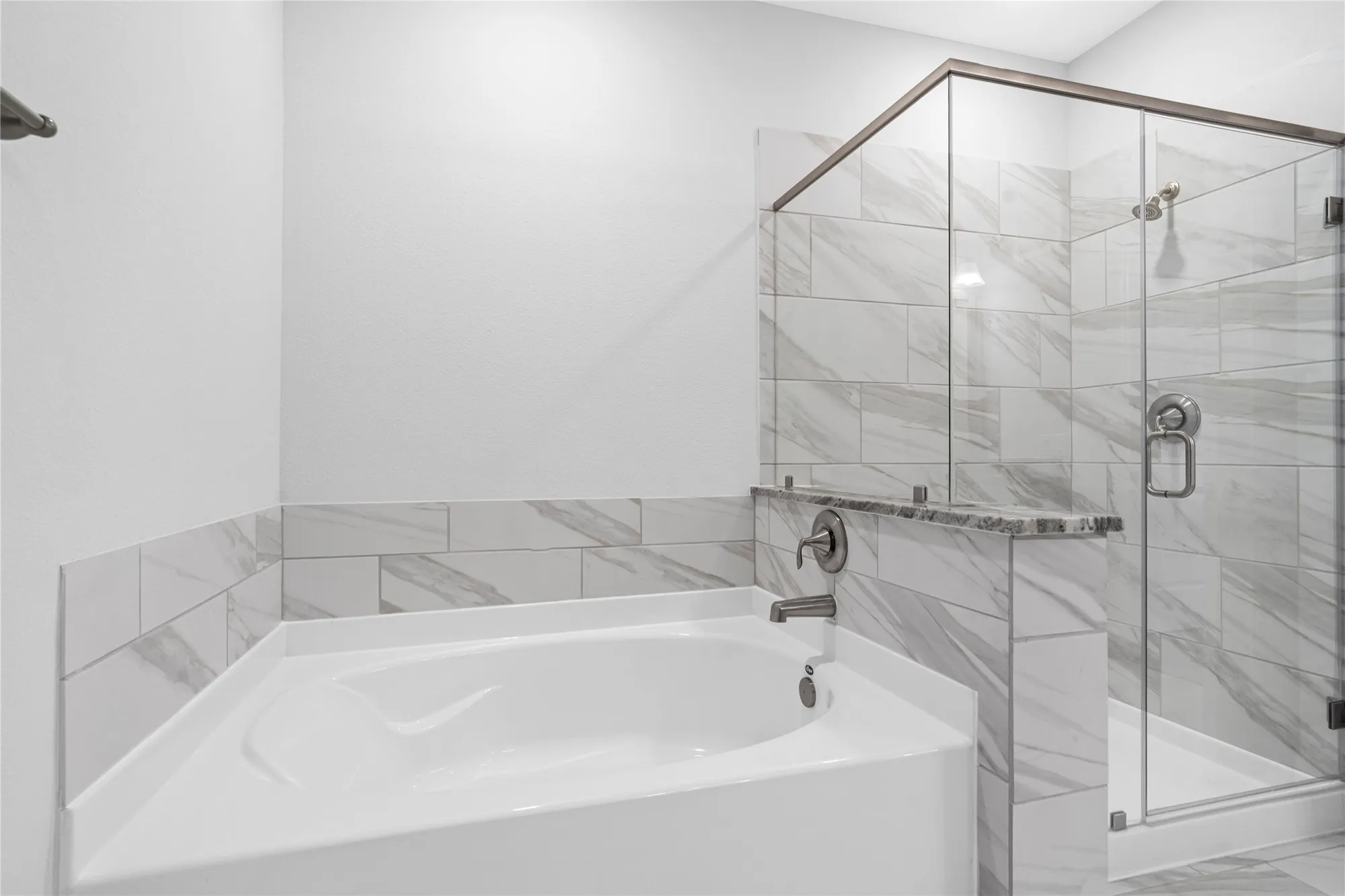 Property Slideshow image 23 of 43 | 6804 westview dr apt 3205, Houston, TX, 77055