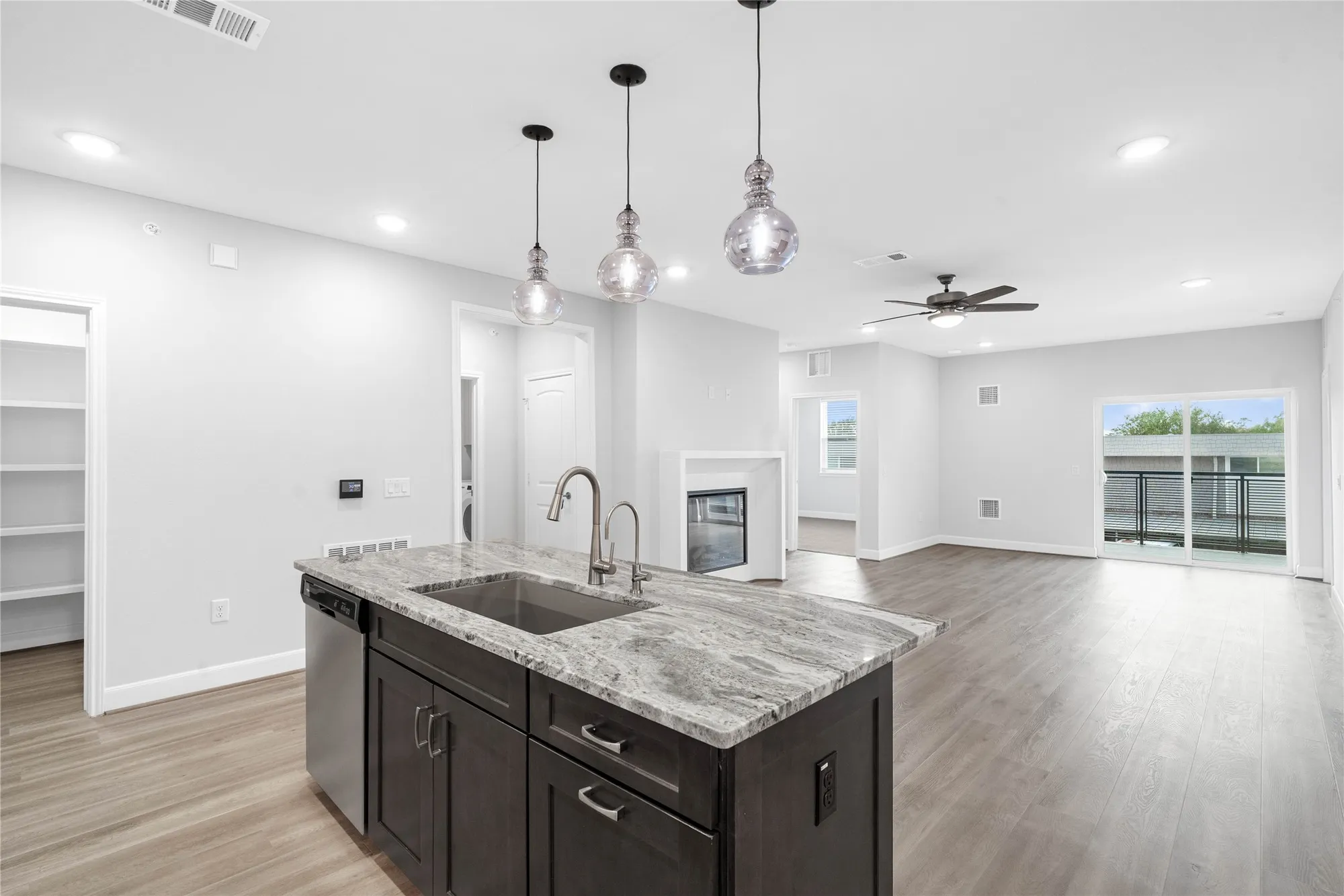 Property Slideshow image 6 of 43 | 6804 westview dr apt 3205, Houston, TX, 77055