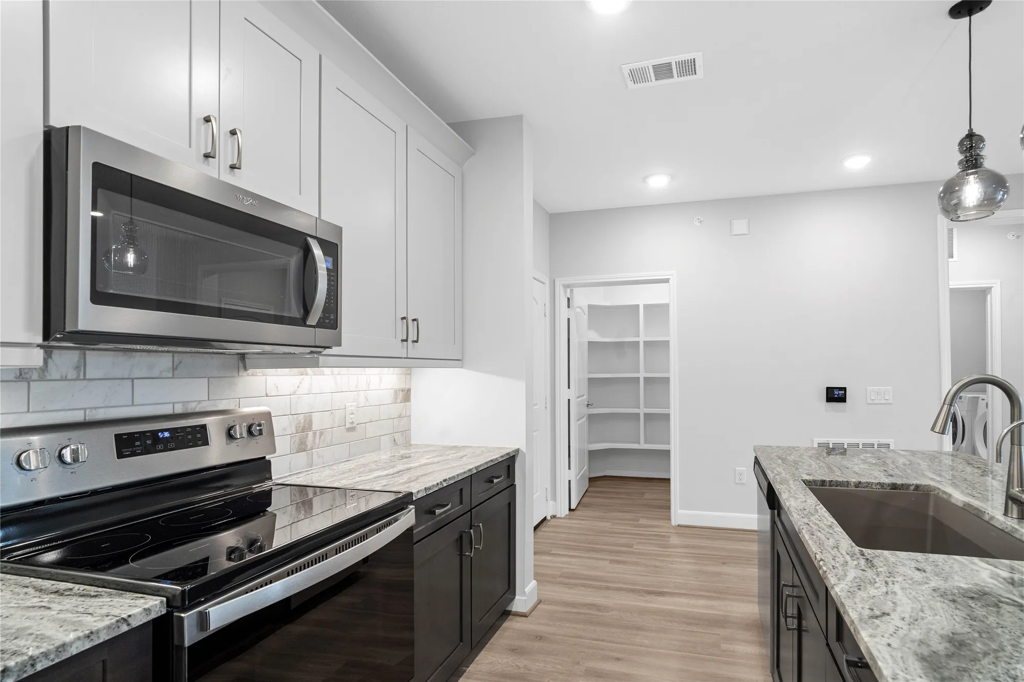 Property Slideshow image 8 of 43 | 6804 westview dr apt 3205, Houston, TX, 77055