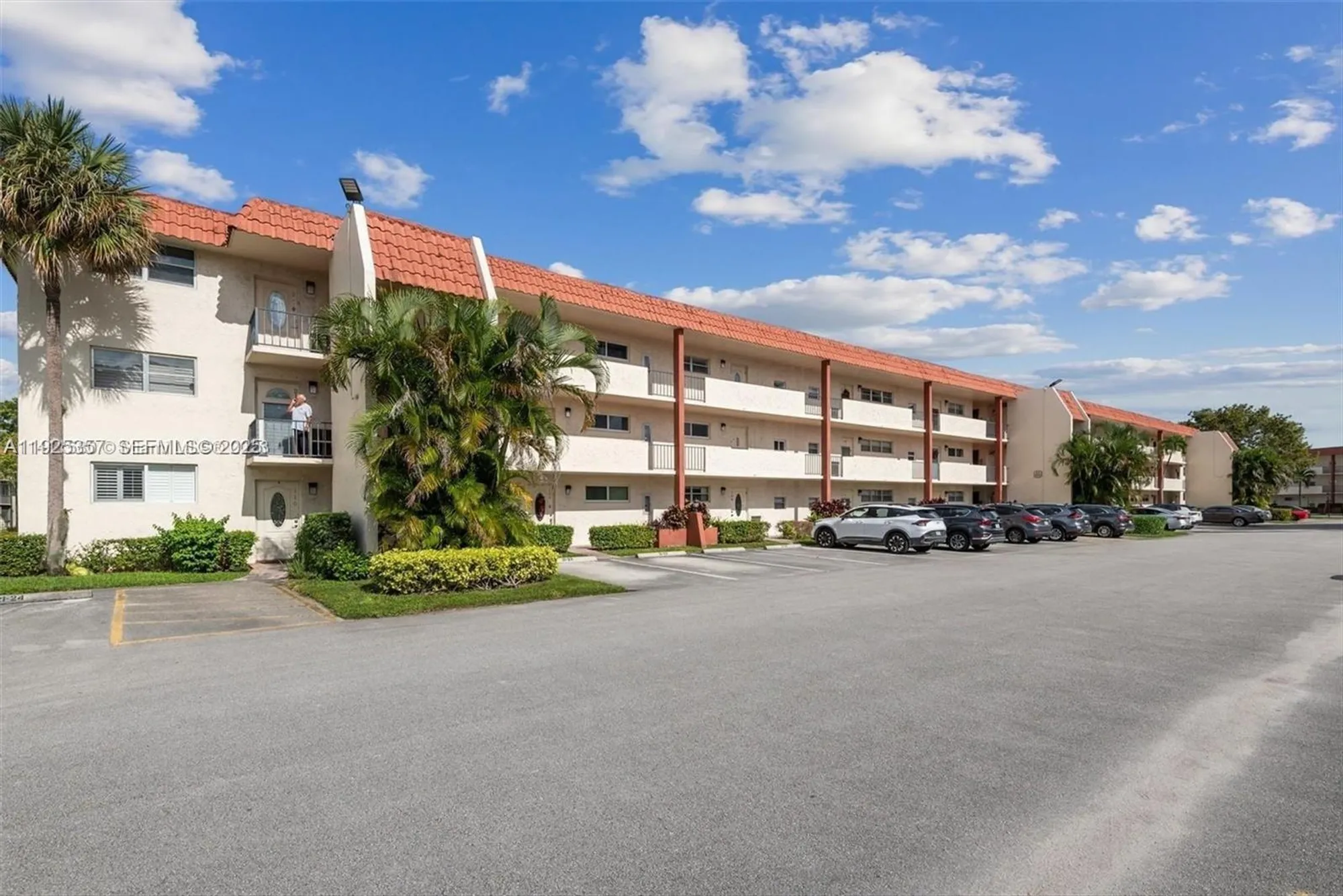 Property Slideshow image 16 of 49 | 9511 n hollybrook lake dr apt 108, Pembroke Pines, FL, 33025