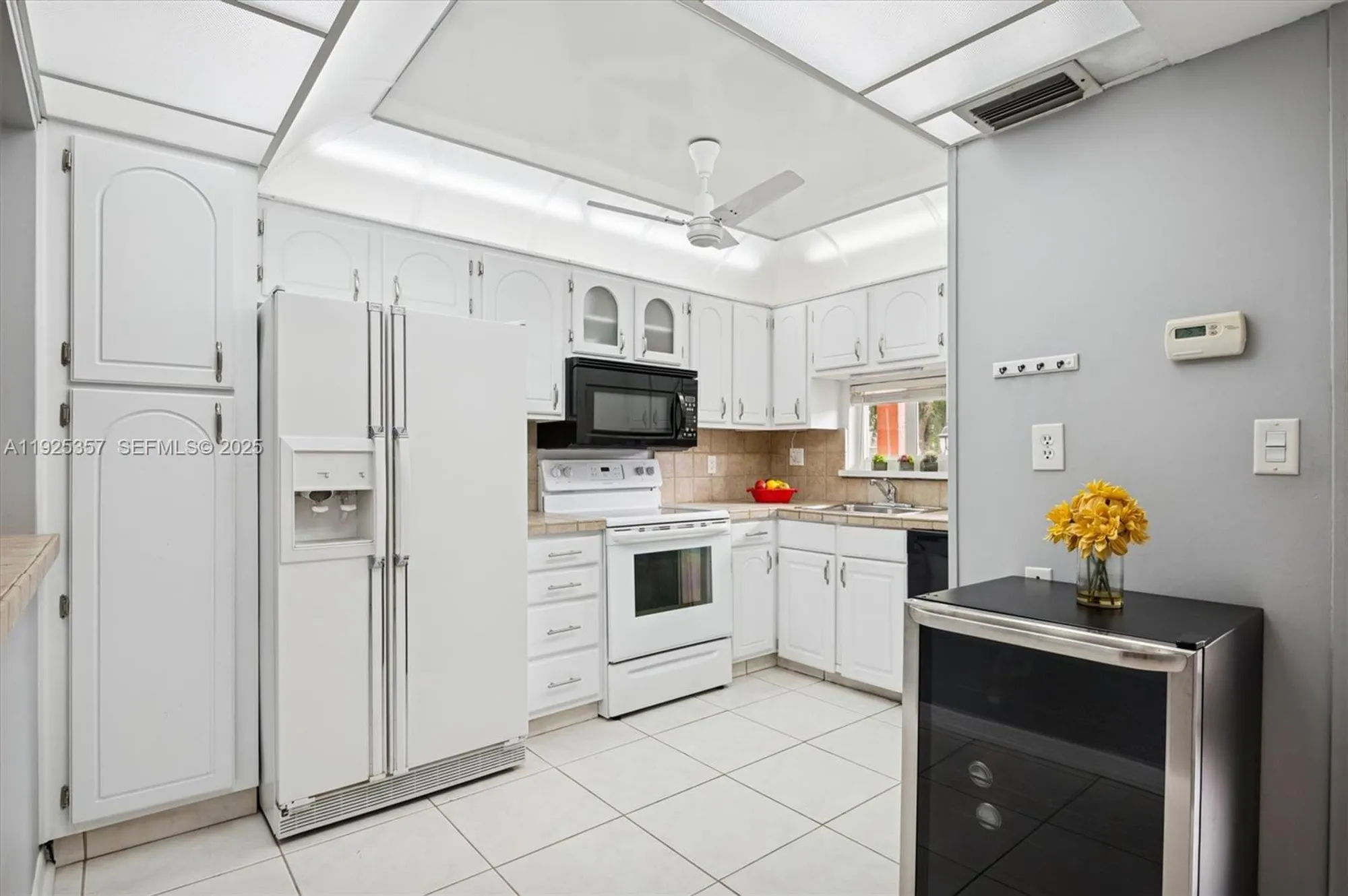 Property Slideshow image 9 of 49 | 9511 n hollybrook lake dr apt 108, Pembroke Pines, FL, 33025