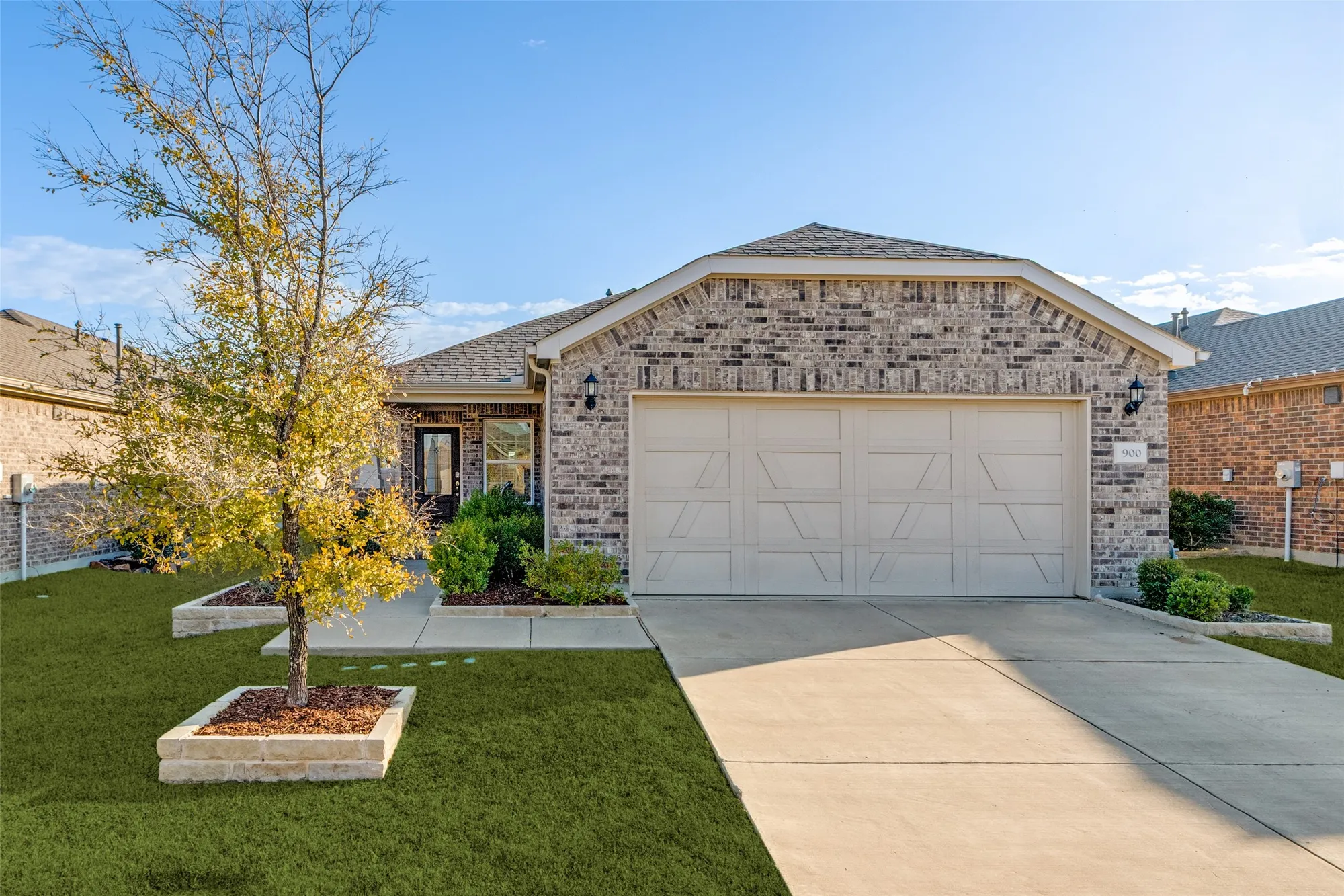 Property Slideshow image 1 of 14 | 900 rough hollow dr, Mckinney, TX, 75071