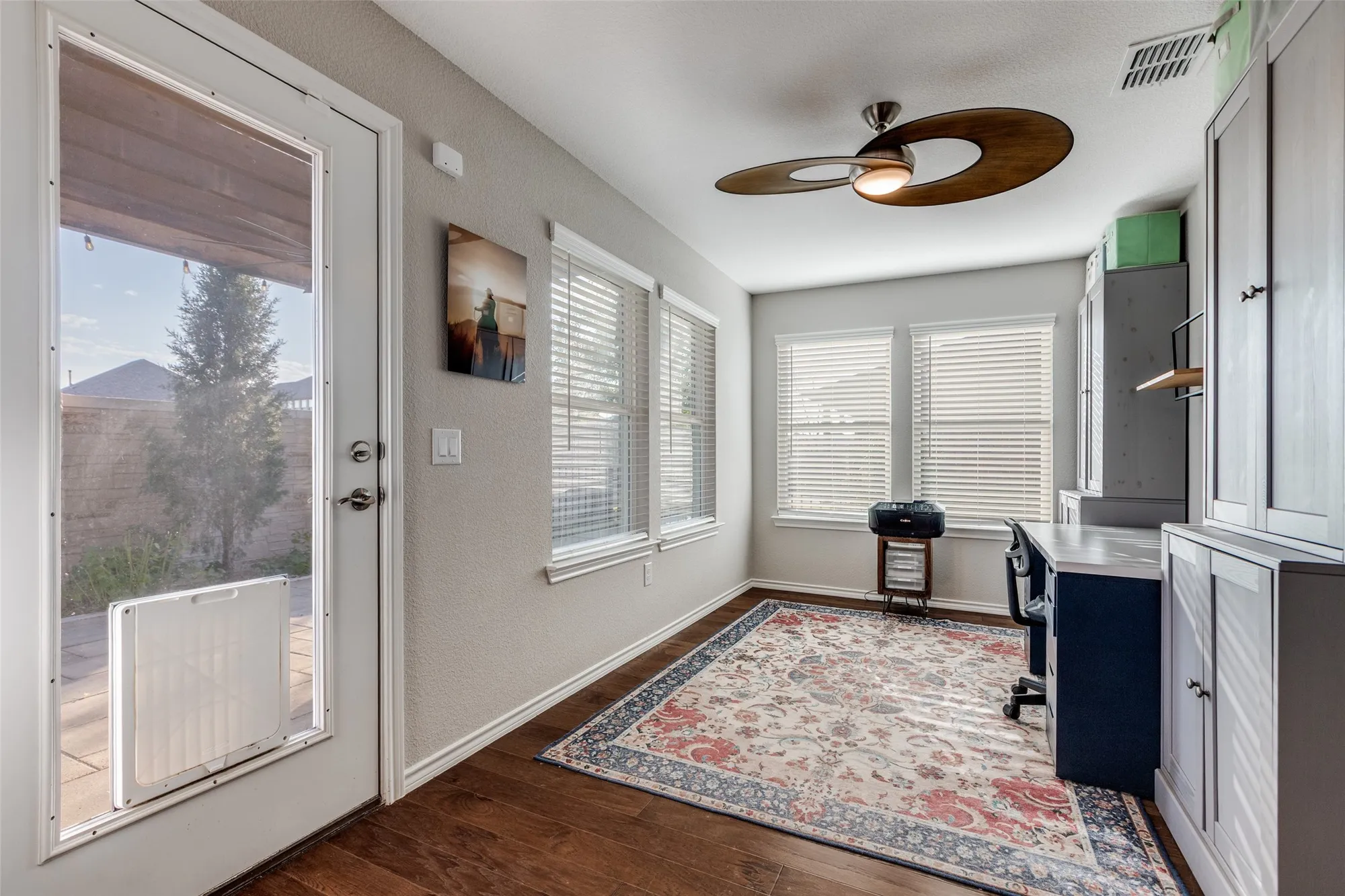 Property Slideshow image 10 of 14 | 900 rough hollow dr, Mckinney, TX, 75071