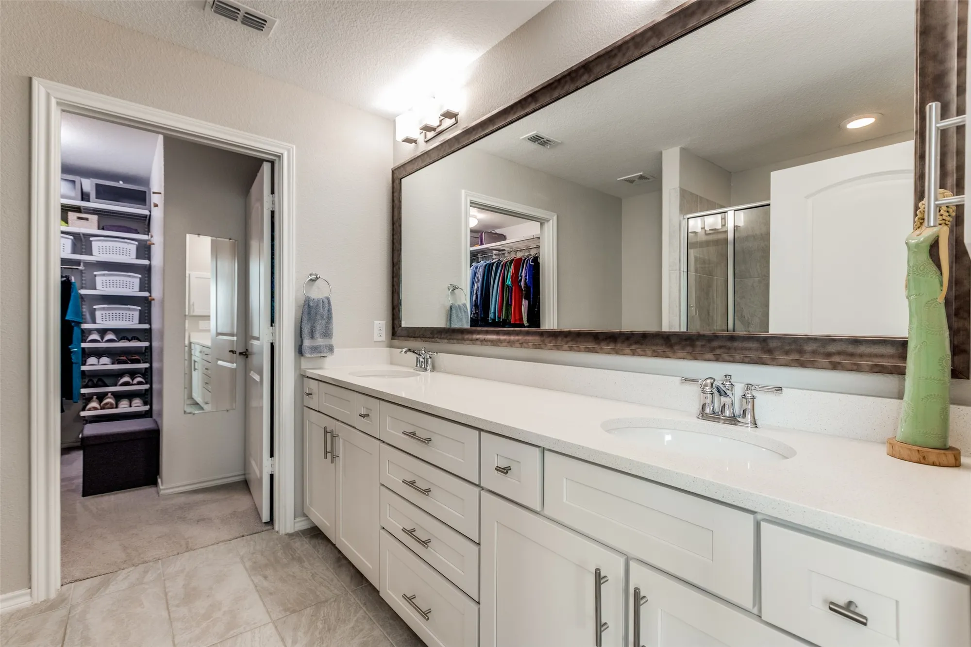 Property Slideshow image 13 of 14 | 900 rough hollow dr, Mckinney, TX, 75071