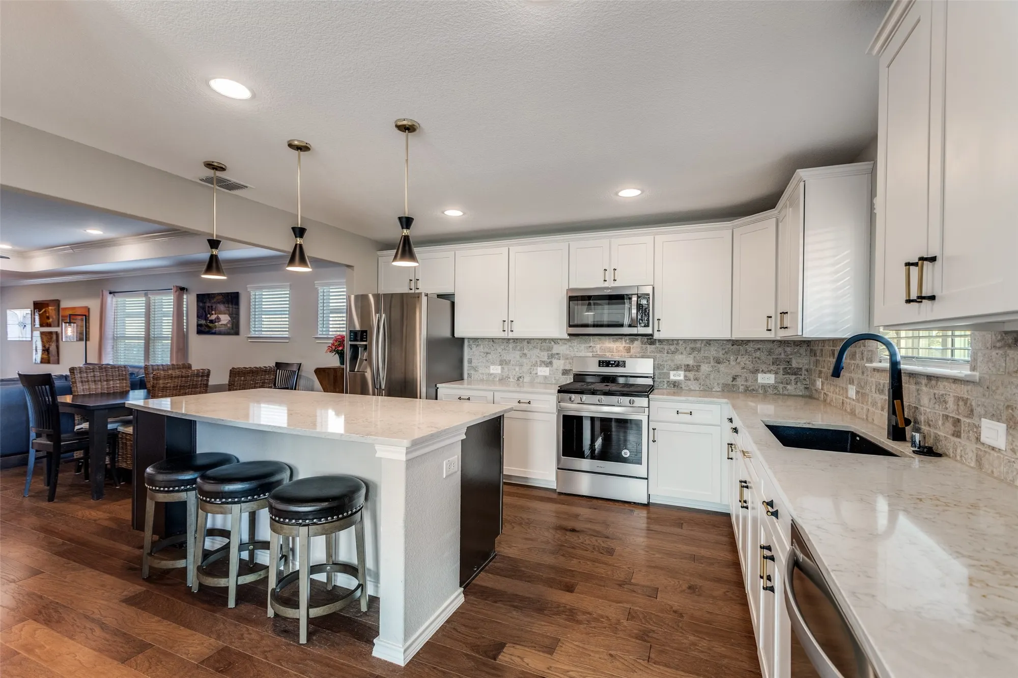 Property Slideshow image 3 of 14 | 900 rough hollow dr, Mckinney, TX, 75071