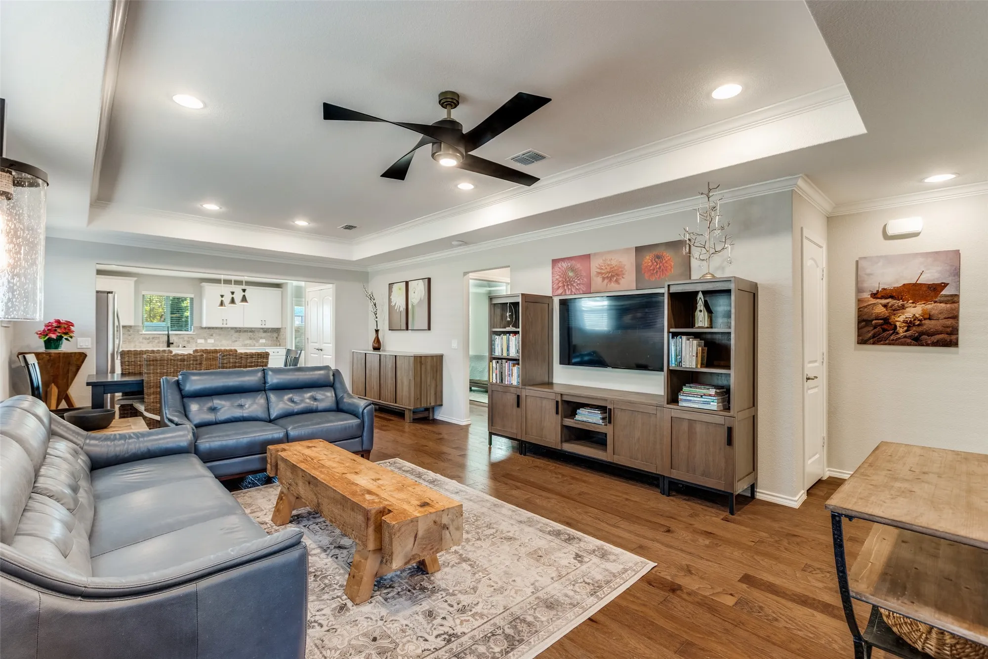 Property Slideshow image 5 of 14 | 900 rough hollow dr, Mckinney, TX, 75071