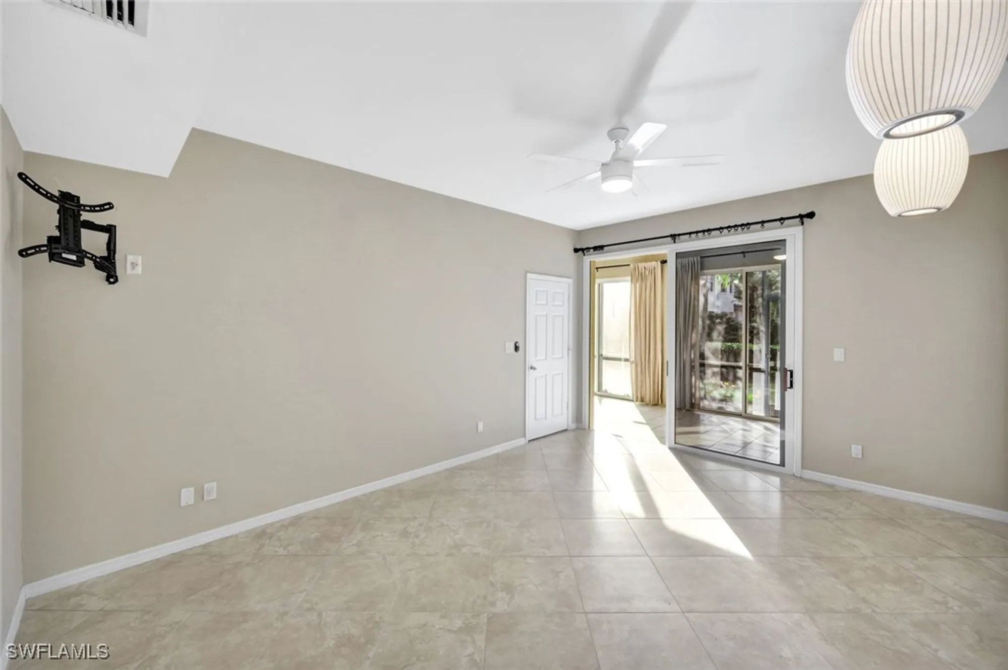 Property Slideshow image 17 of 46 | 240 via perignon # 9-1, Naples, FL, 34119