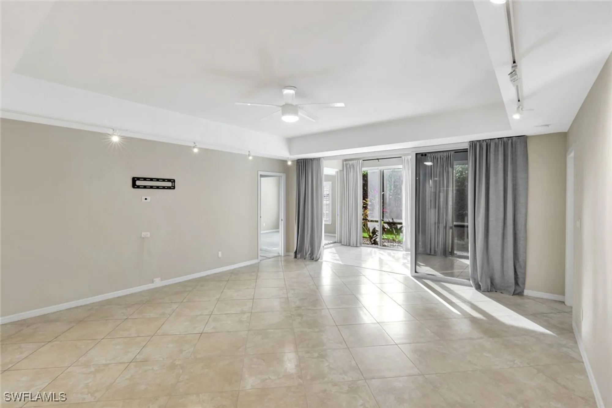 Property Slideshow image 29 of 46 | 240 via perignon # 9-1, Naples, FL, 34119