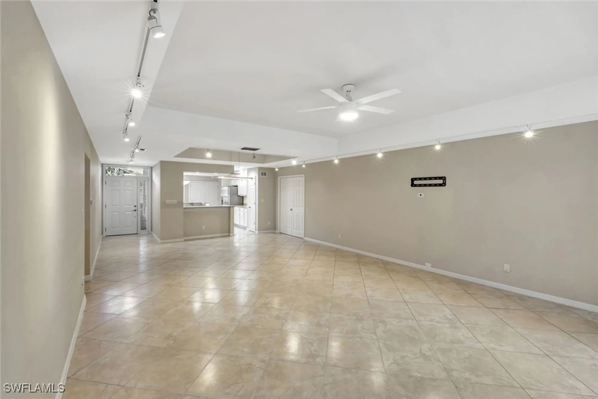 Property Slideshow image 22 of 46 | 240 via perignon # 9-1, Naples, FL, 34119