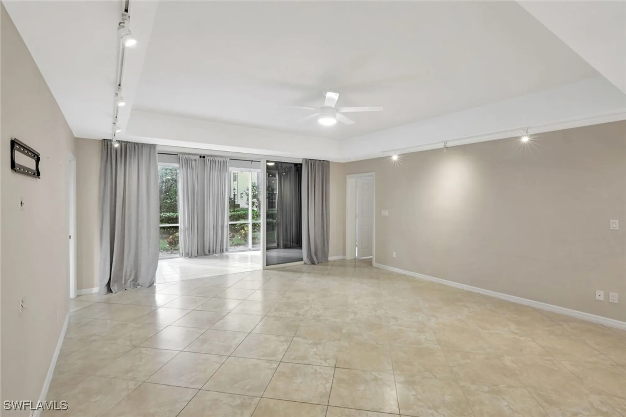 Property Slideshow image 30 of 46 | 240 via perignon # 9-1, Naples, FL, 34119