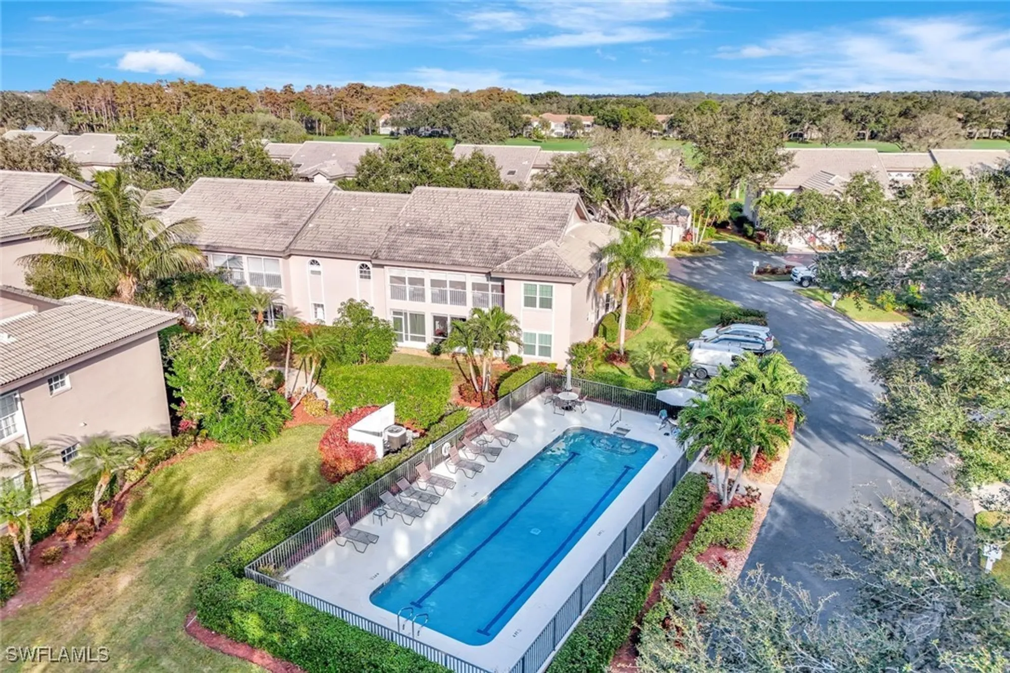 Property Slideshow image 33 of 46 | 240 via perignon # 9-1, Naples, FL, 34119