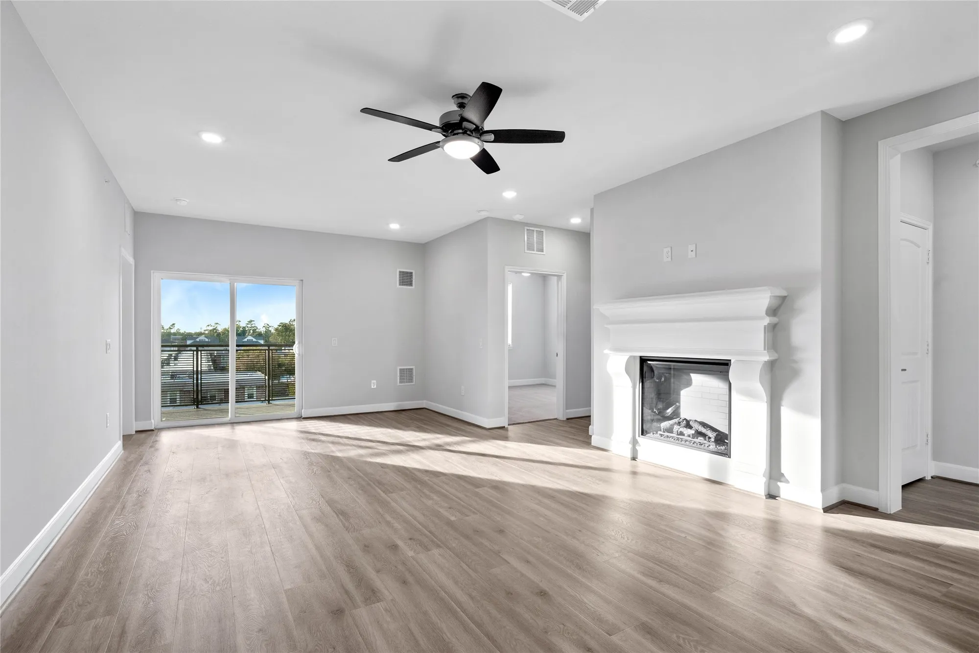 Property Slideshow image 16 of 44 | 6804 westview dr apt 3404, Houston, TX, 77055