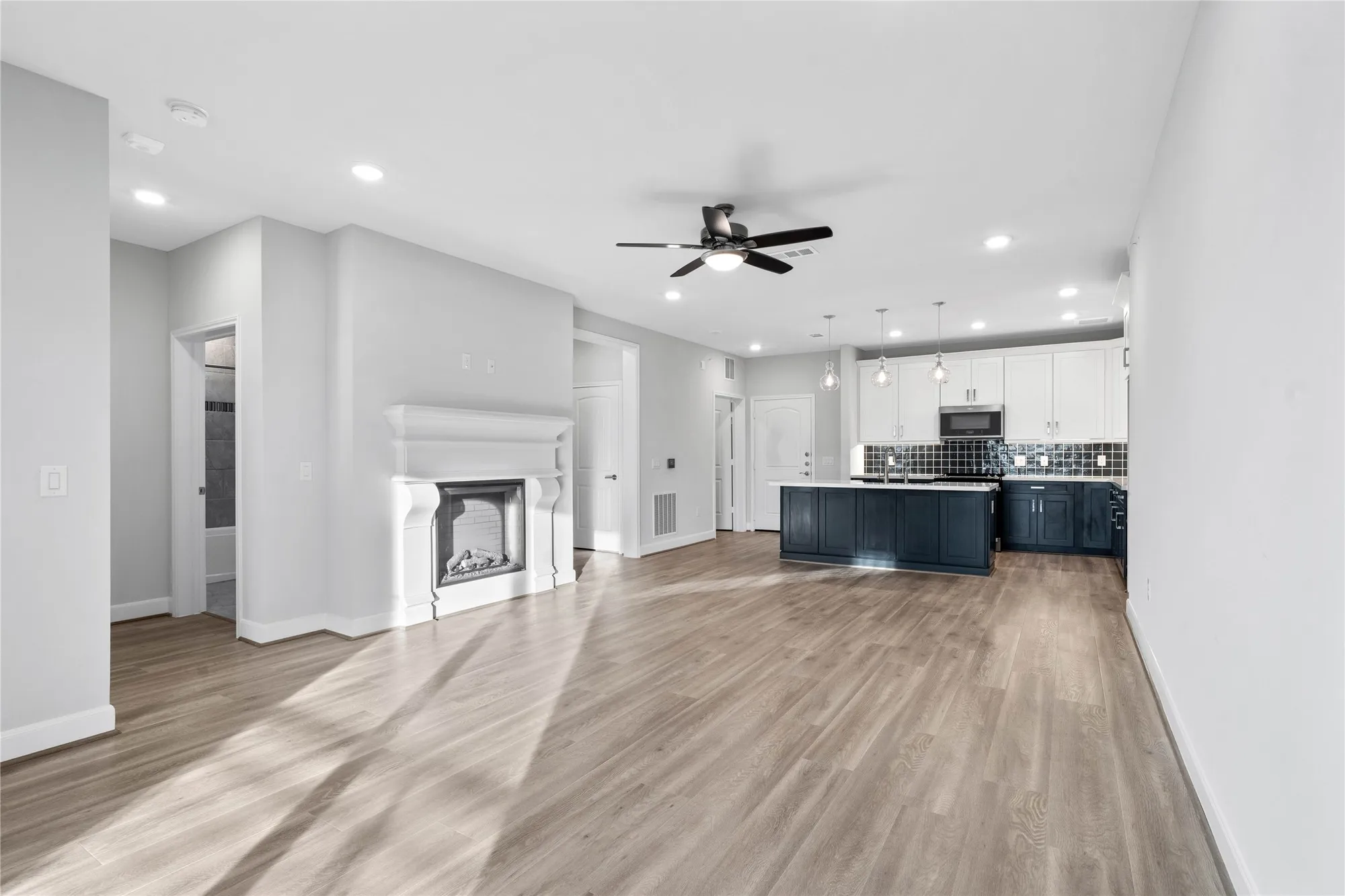 Property Slideshow image 17 of 44 | 6804 westview dr apt 3404, Houston, TX, 77055