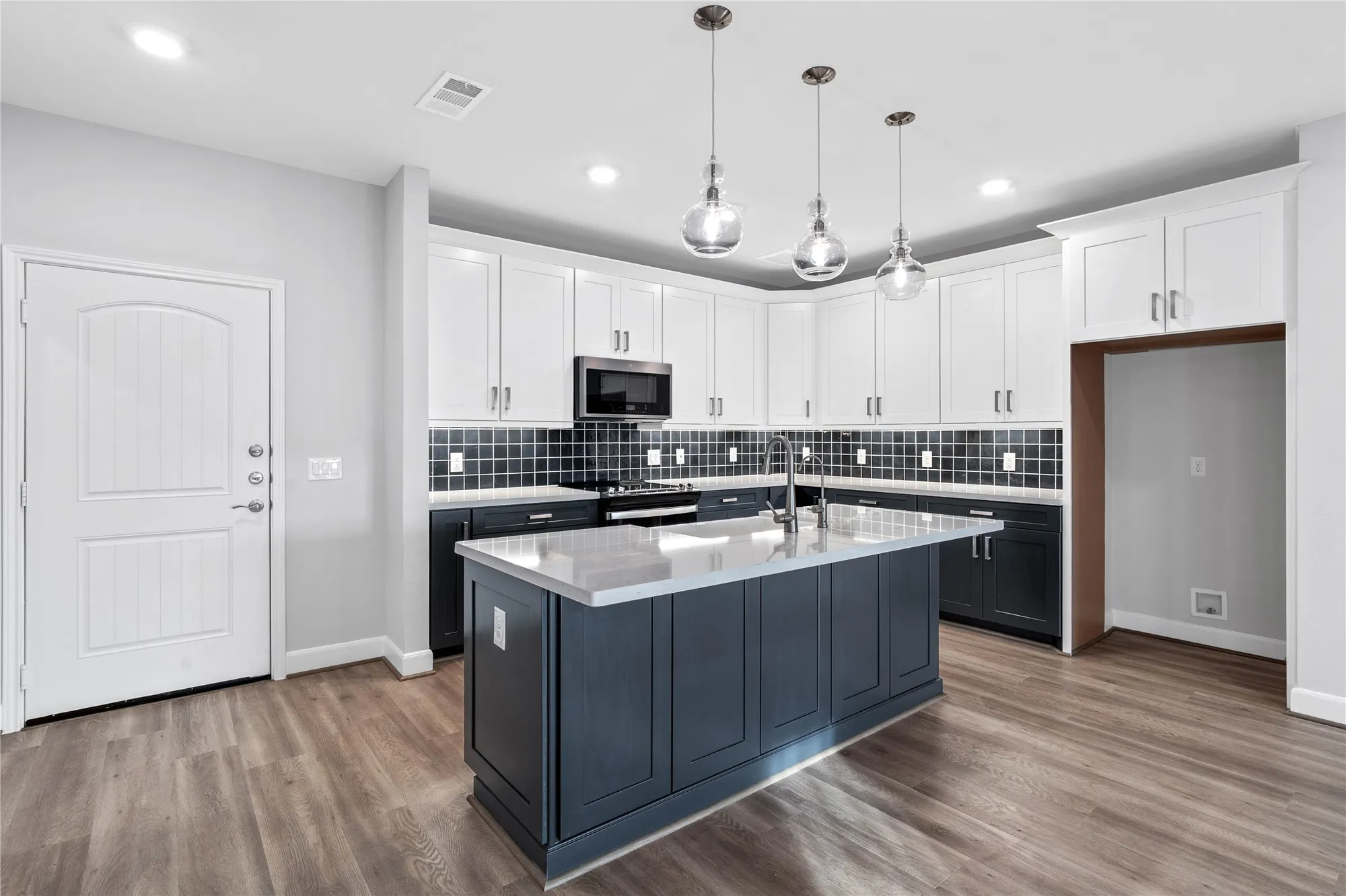 Property Slideshow image 13 of 44 | 6804 westview dr apt 3404, Houston, TX, 77055