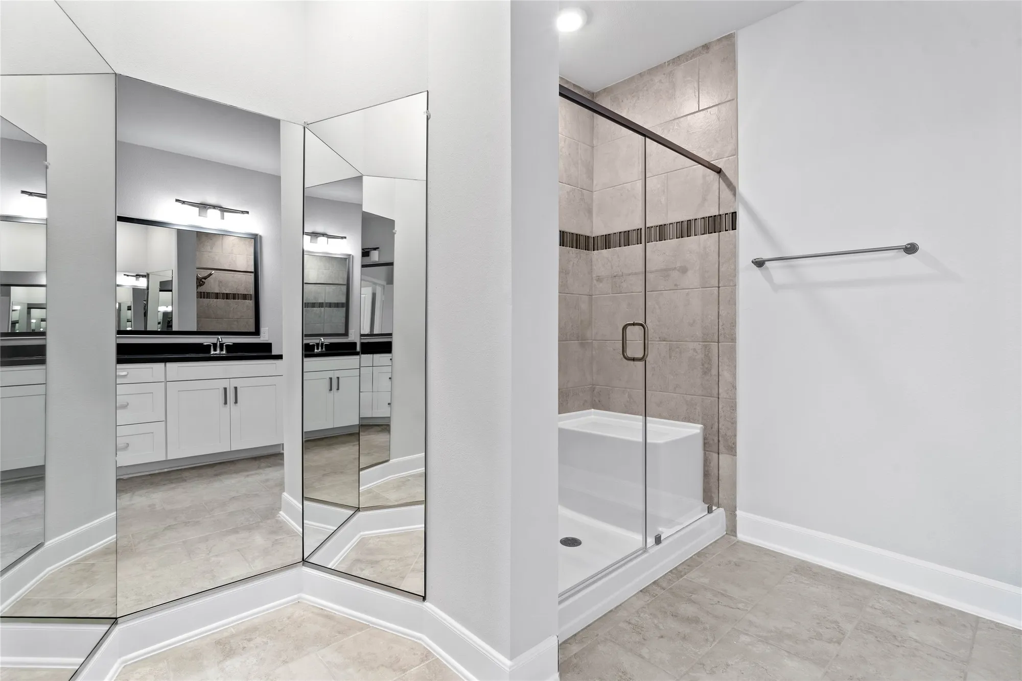 Property Slideshow image 22 of 44 | 6804 westview dr apt 3404, Houston, TX, 77055