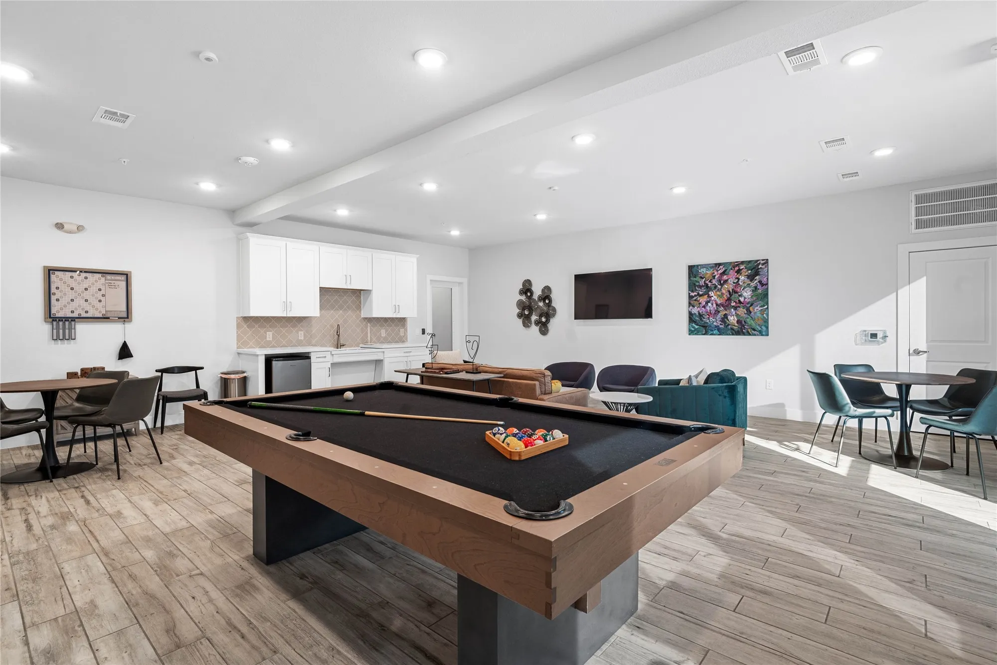 Property Slideshow image 37 of 44 | 6804 westview dr apt 3404, Houston, TX, 77055