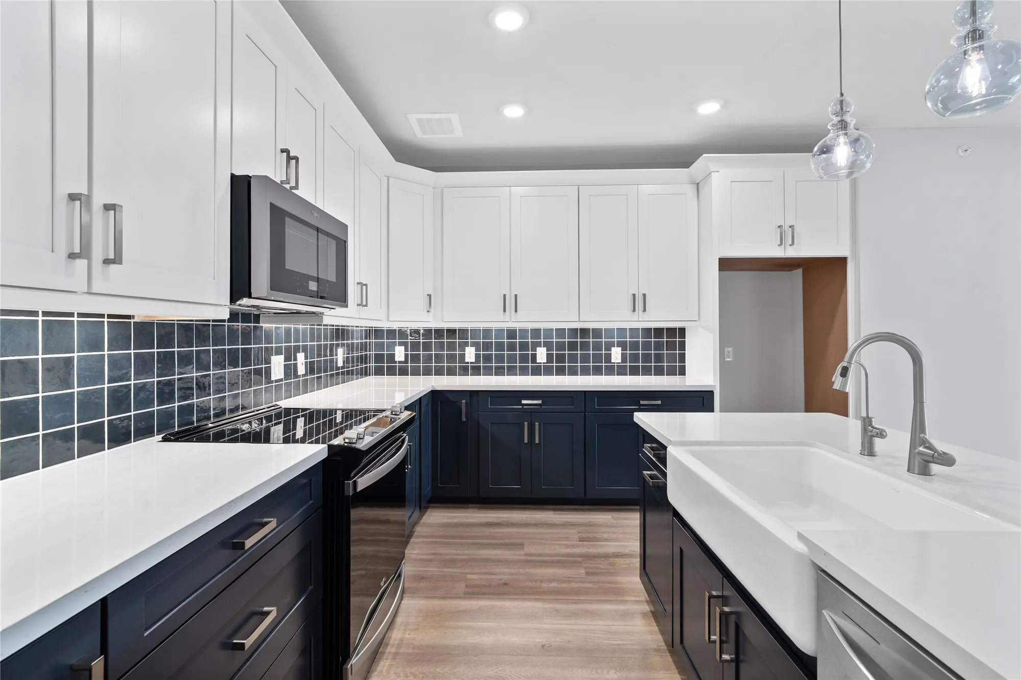 Property Slideshow image 8 of 44 | 6804 westview dr apt 3404, Houston, TX, 77055