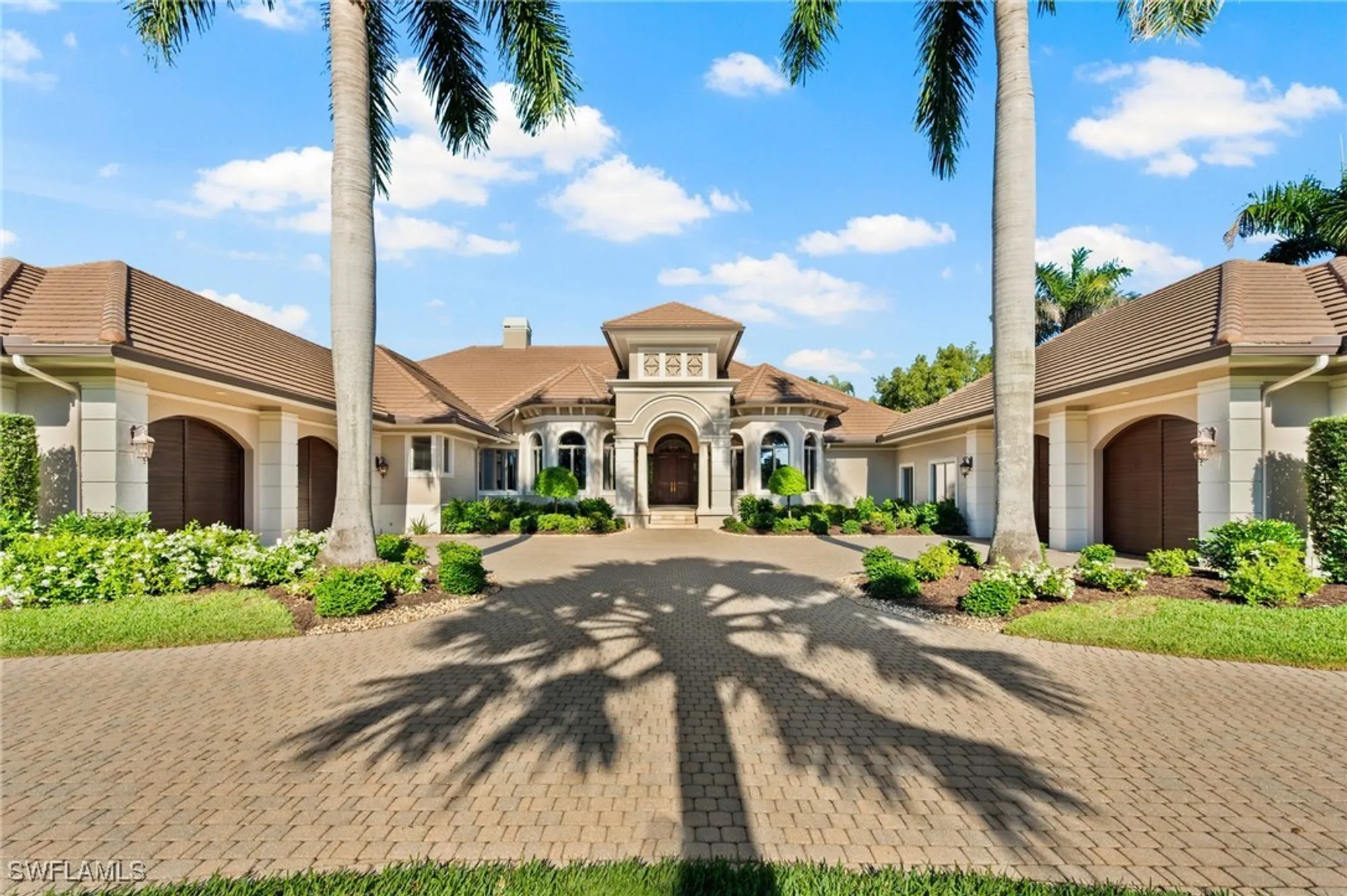 Property Slideshow image 1 of 31 | 26367 woodlyn dr, Bonita Springs, FL, 34134