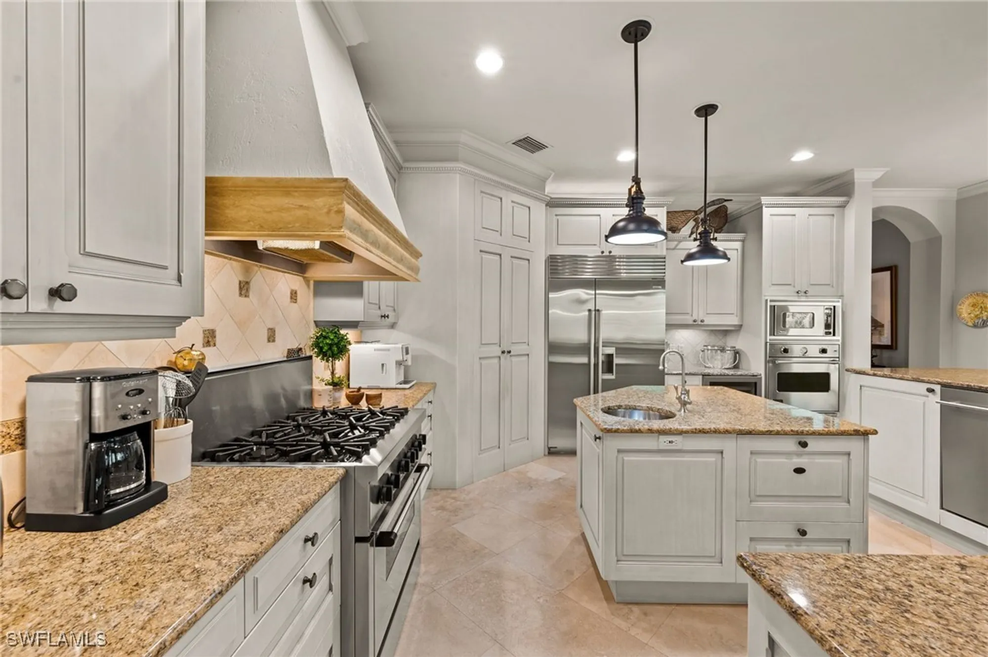 Property Slideshow image 9 of 31 | 26367 woodlyn dr, Bonita Springs, FL, 34134