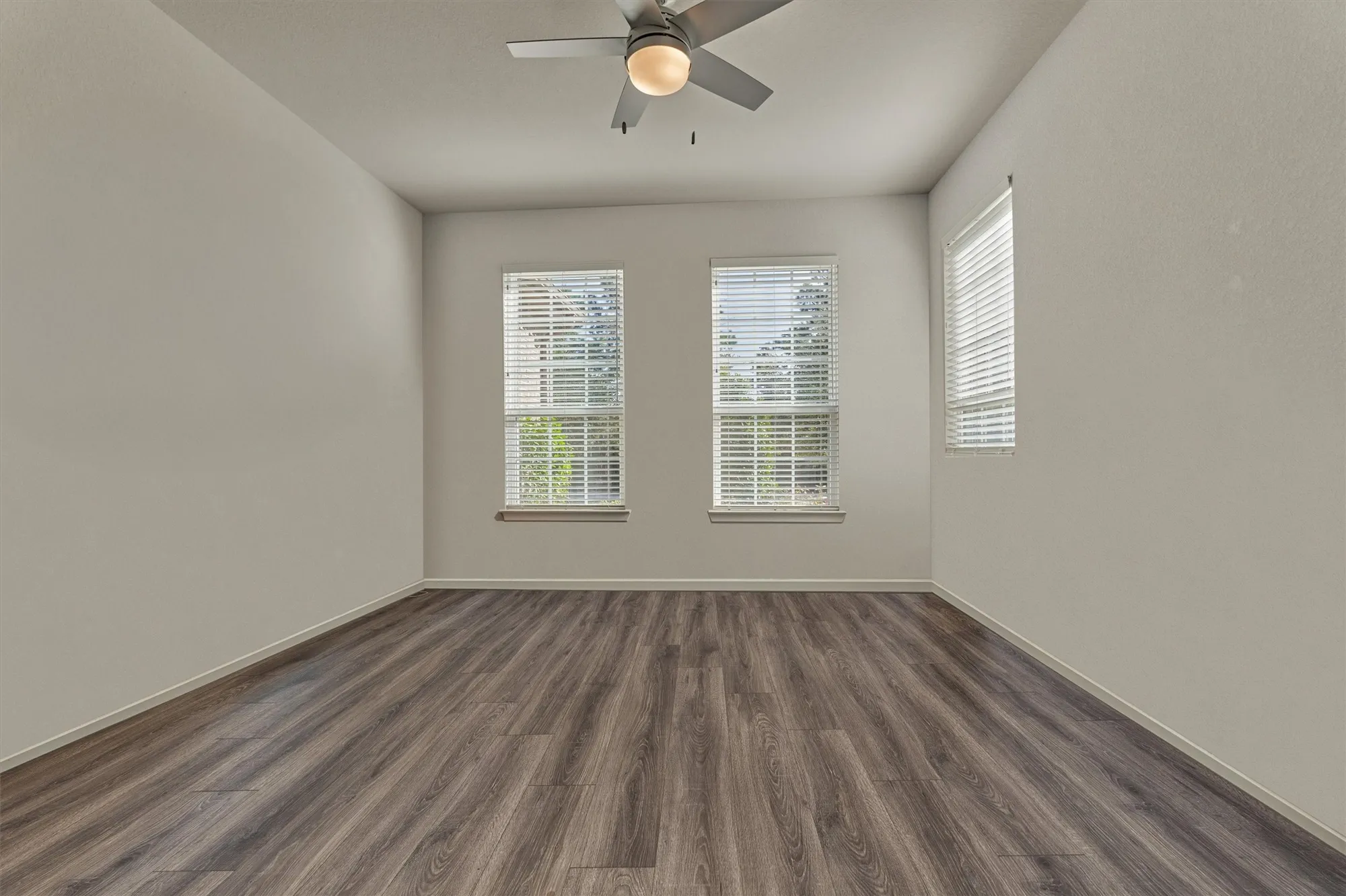 Property Slideshow image 26 of 41 | 332 n arrowhead ln, Montgomery, TX, 77316