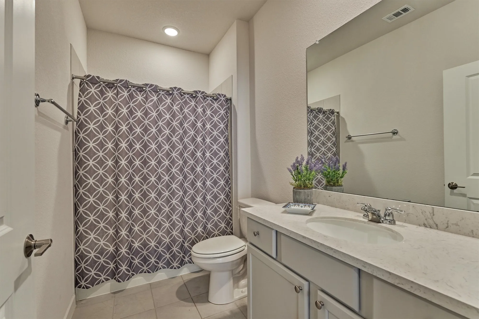 Property Slideshow image 27 of 41 | 332 n arrowhead ln, Montgomery, TX, 77316