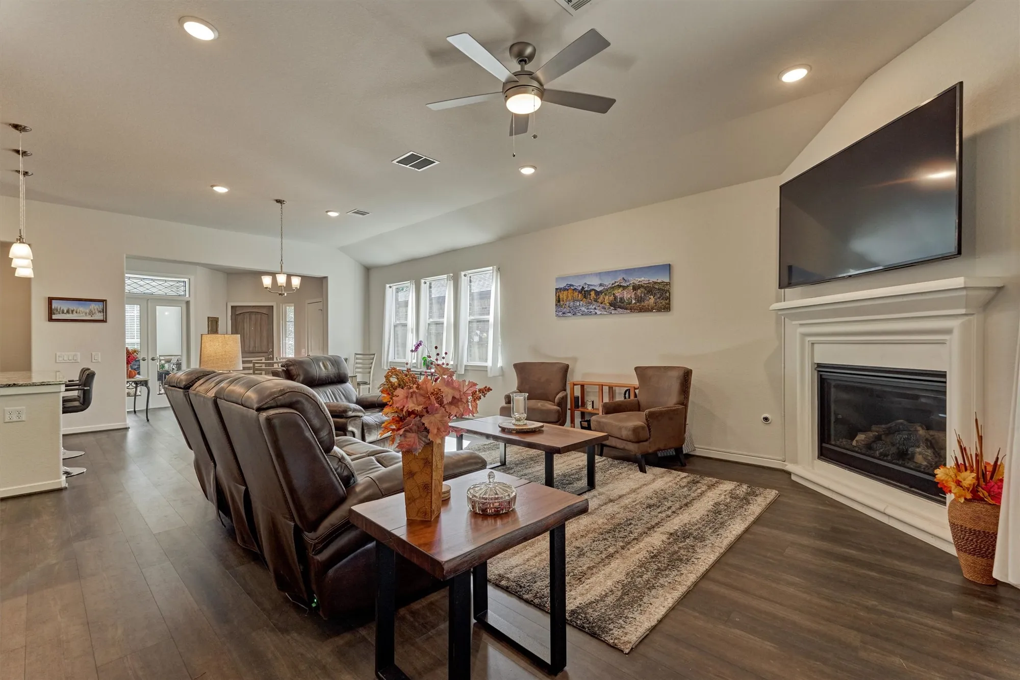 Property Slideshow image 20 of 41 | 332 n arrowhead ln, Montgomery, TX, 77316