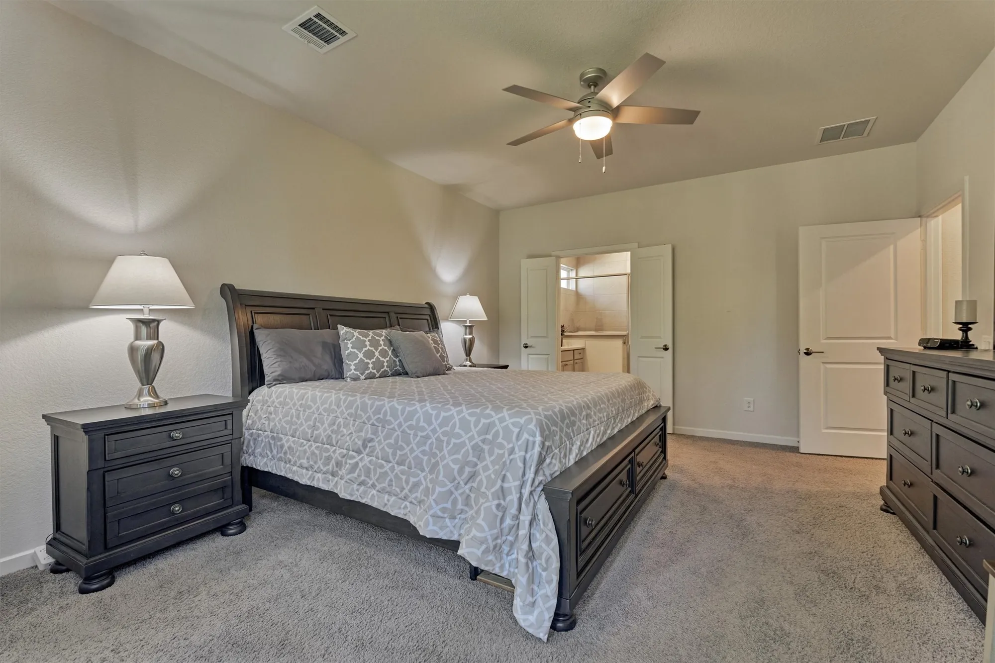 Property Slideshow image 23 of 41 | 332 n arrowhead ln, Montgomery, TX, 77316