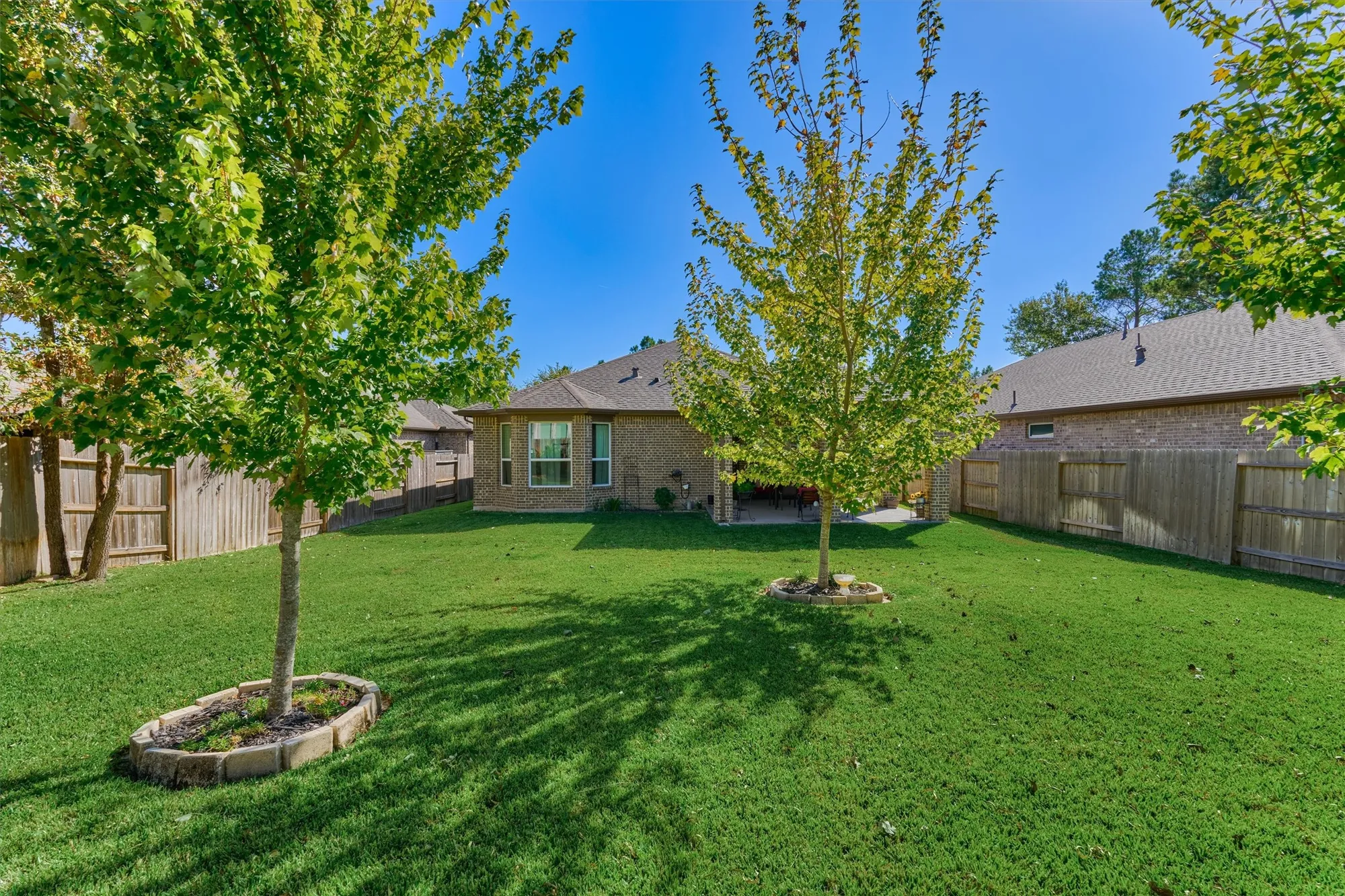 Property Slideshow image 34 of 41 | 332 n arrowhead ln, Montgomery, TX, 77316