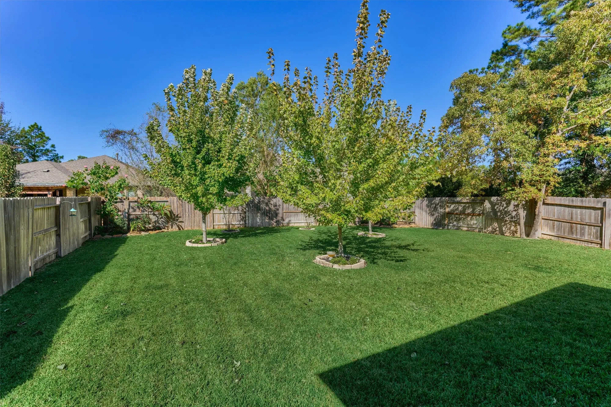 Property Slideshow image 35 of 41 | 332 n arrowhead ln, Montgomery, TX, 77316