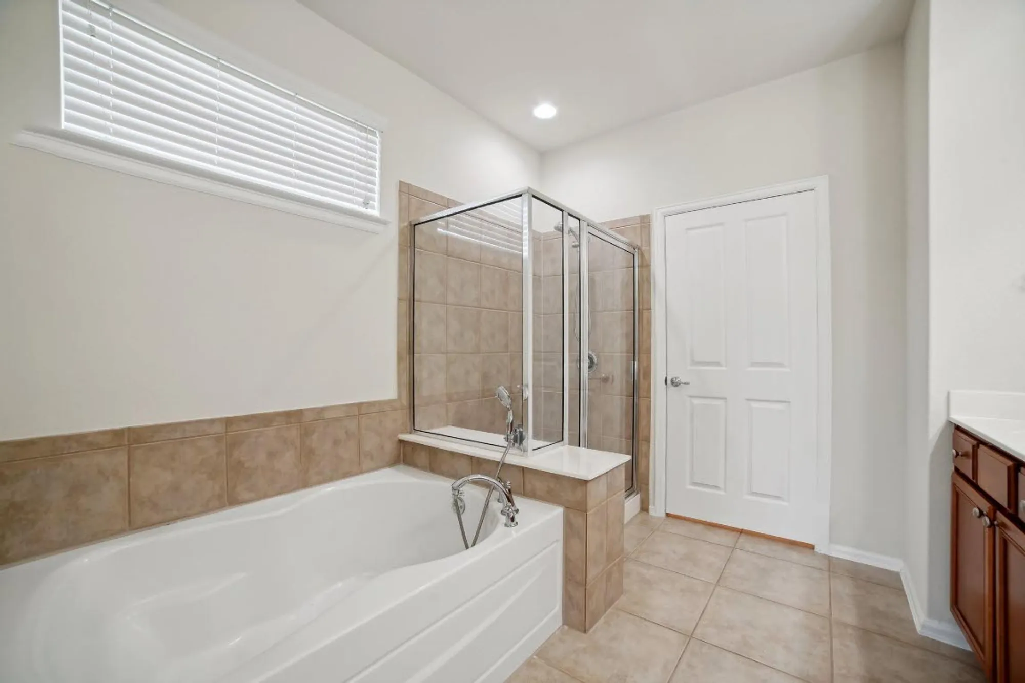 Property Slideshow image 24 of 40 | 207 trinity ln, Georgetown, TX, 78633