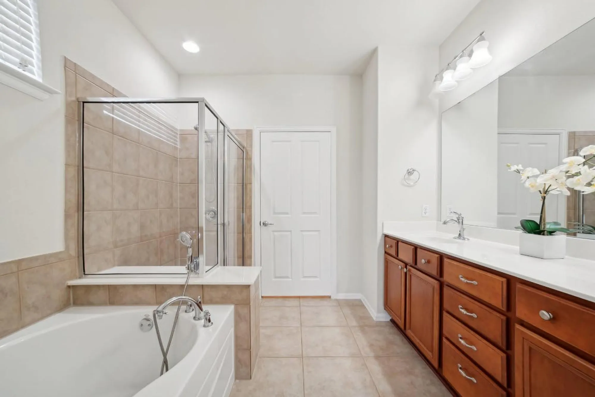 Property Slideshow image 23 of 40 | 207 trinity ln, Georgetown, TX, 78633