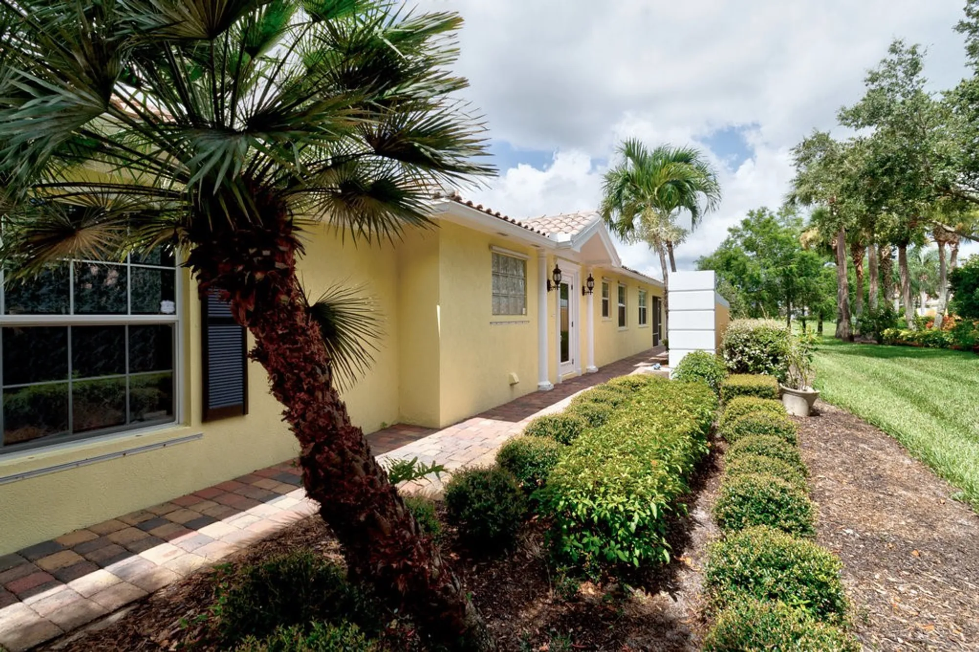 Property Slideshow image 2 of 35 | 4934 corsica sq, Vero Beach, FL, 32967