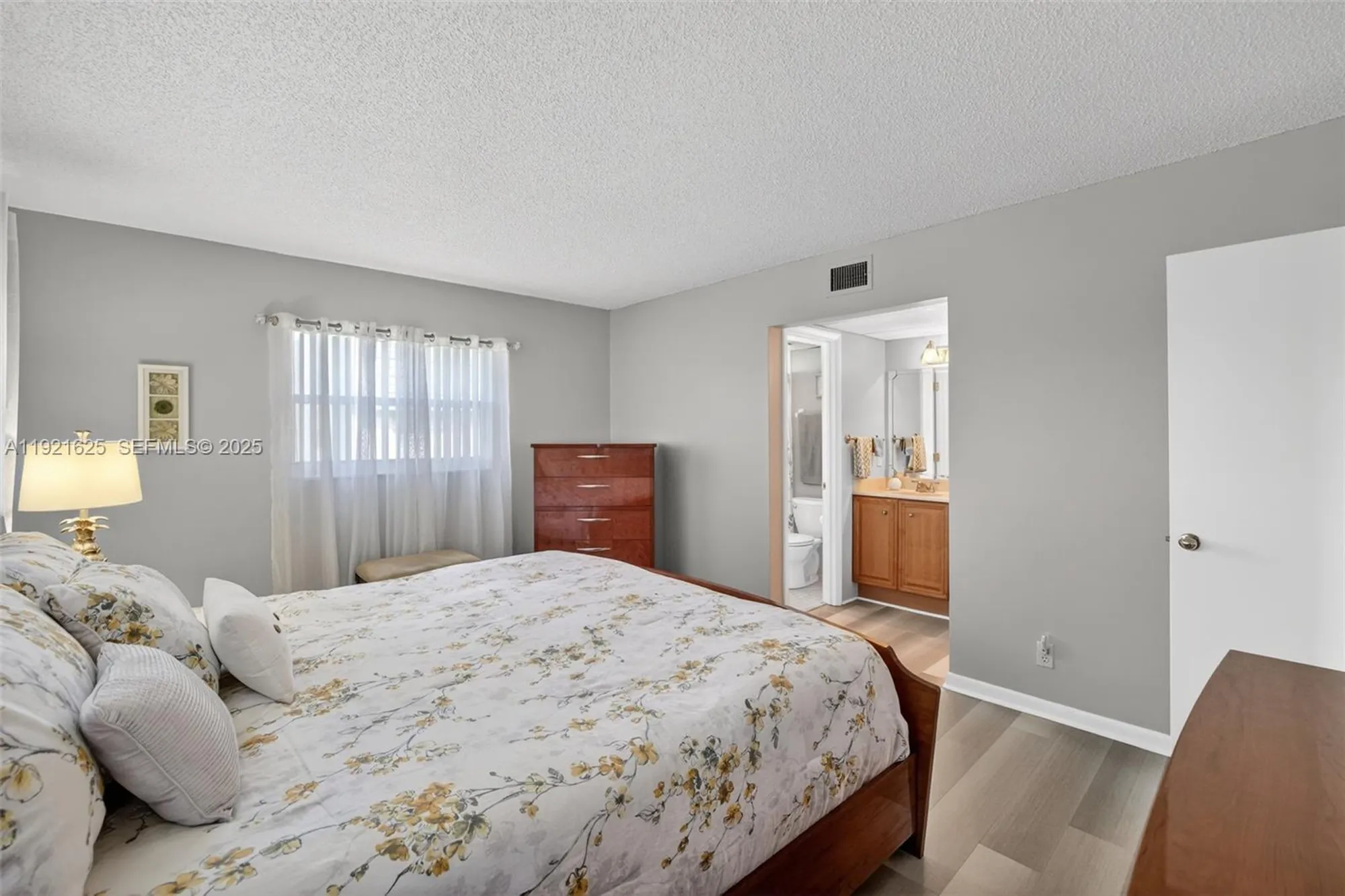 Property Slideshow image 19 of 44 | 7817 golf circle dr 301, Margate, FL, 33063