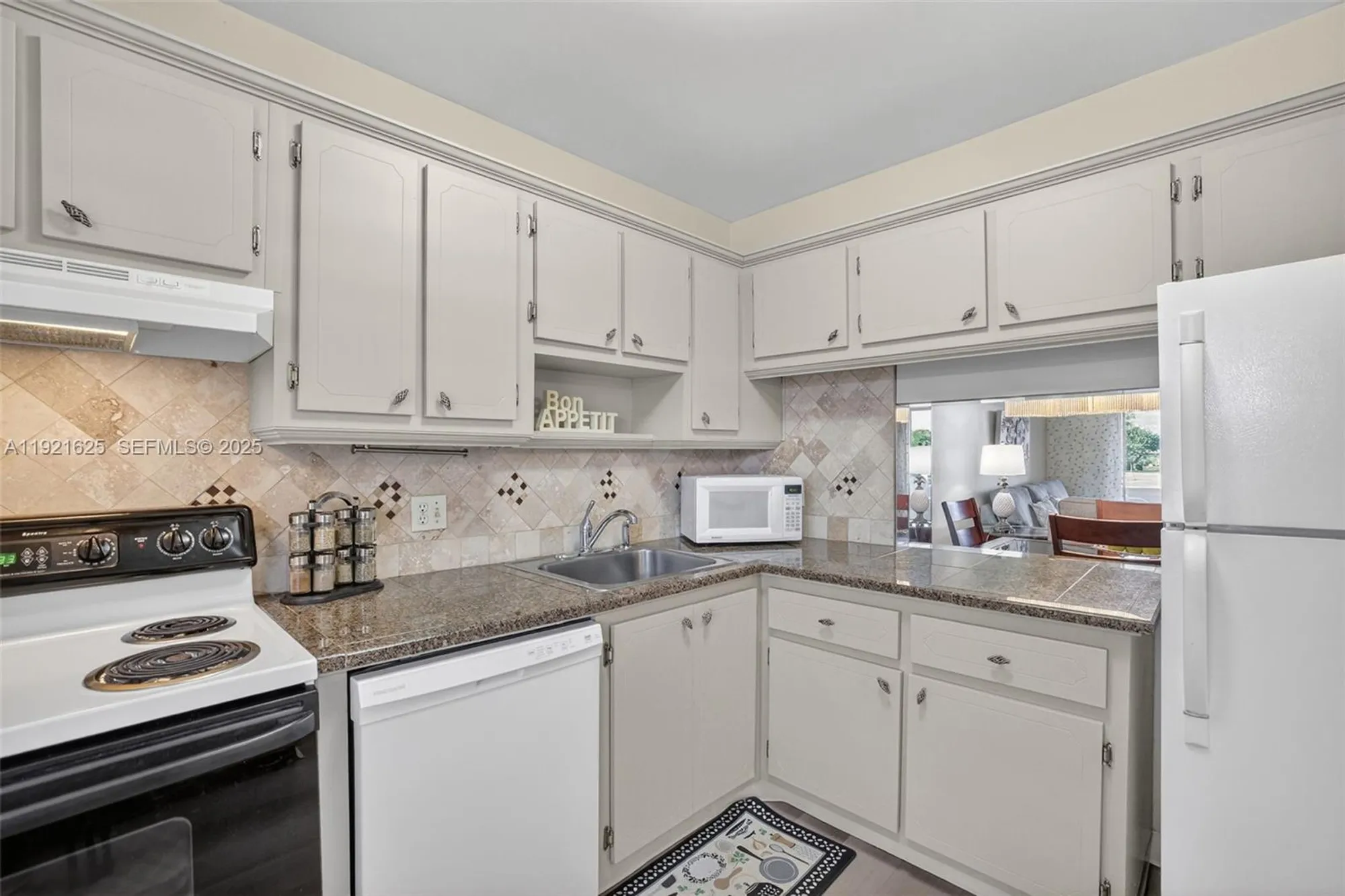 Property Slideshow image 13 of 44 | 7817 golf circle dr 301, Margate, FL, 33063