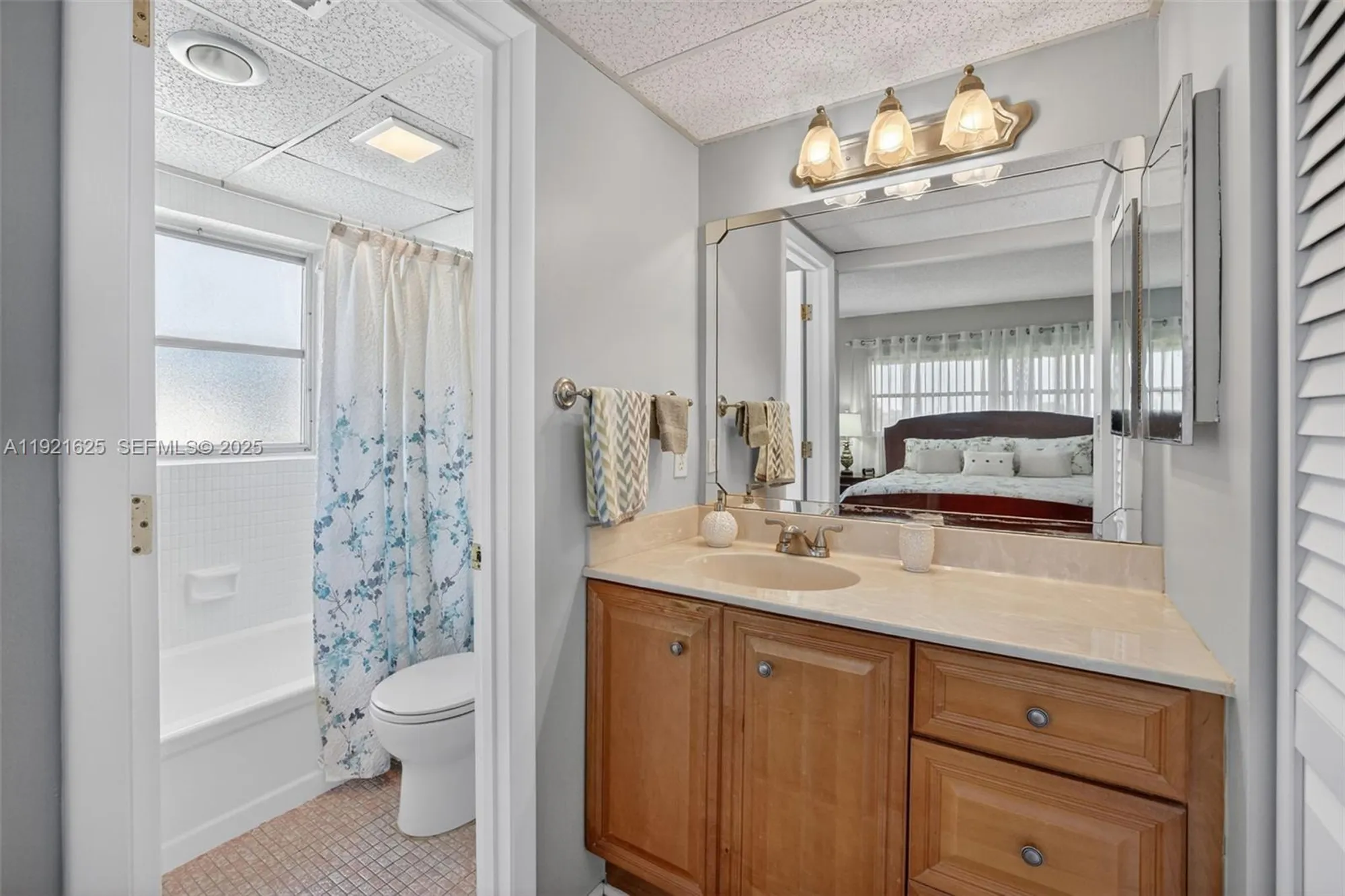 Property Slideshow image 21 of 44 | 7817 golf circle dr 301, Margate, FL, 33063