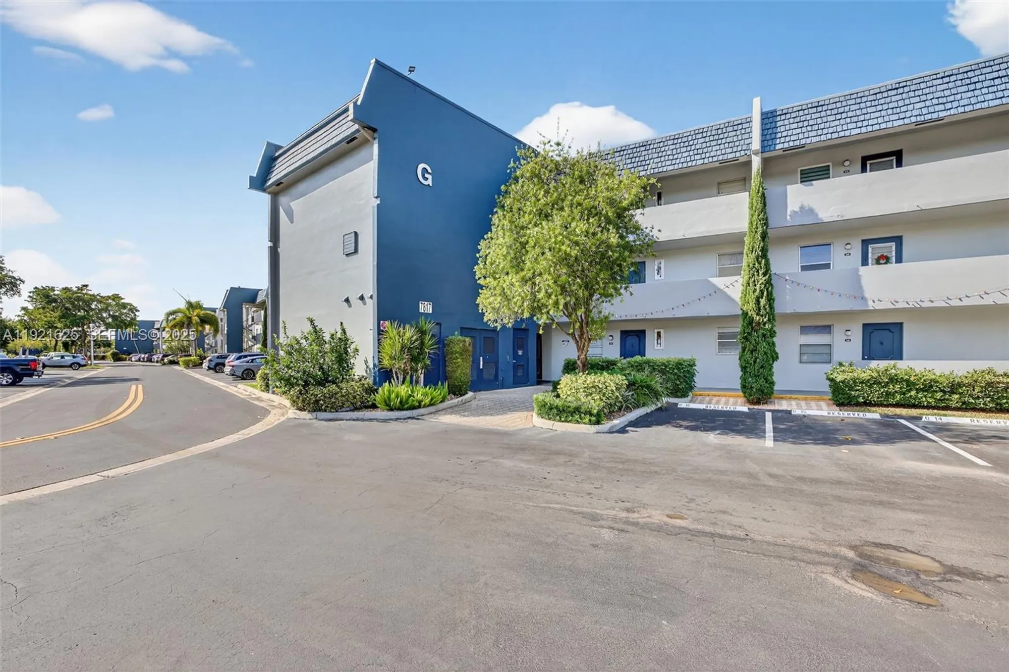 Property Slideshow image 34 of 44 | 7817 golf circle dr 301, Margate, FL, 33063