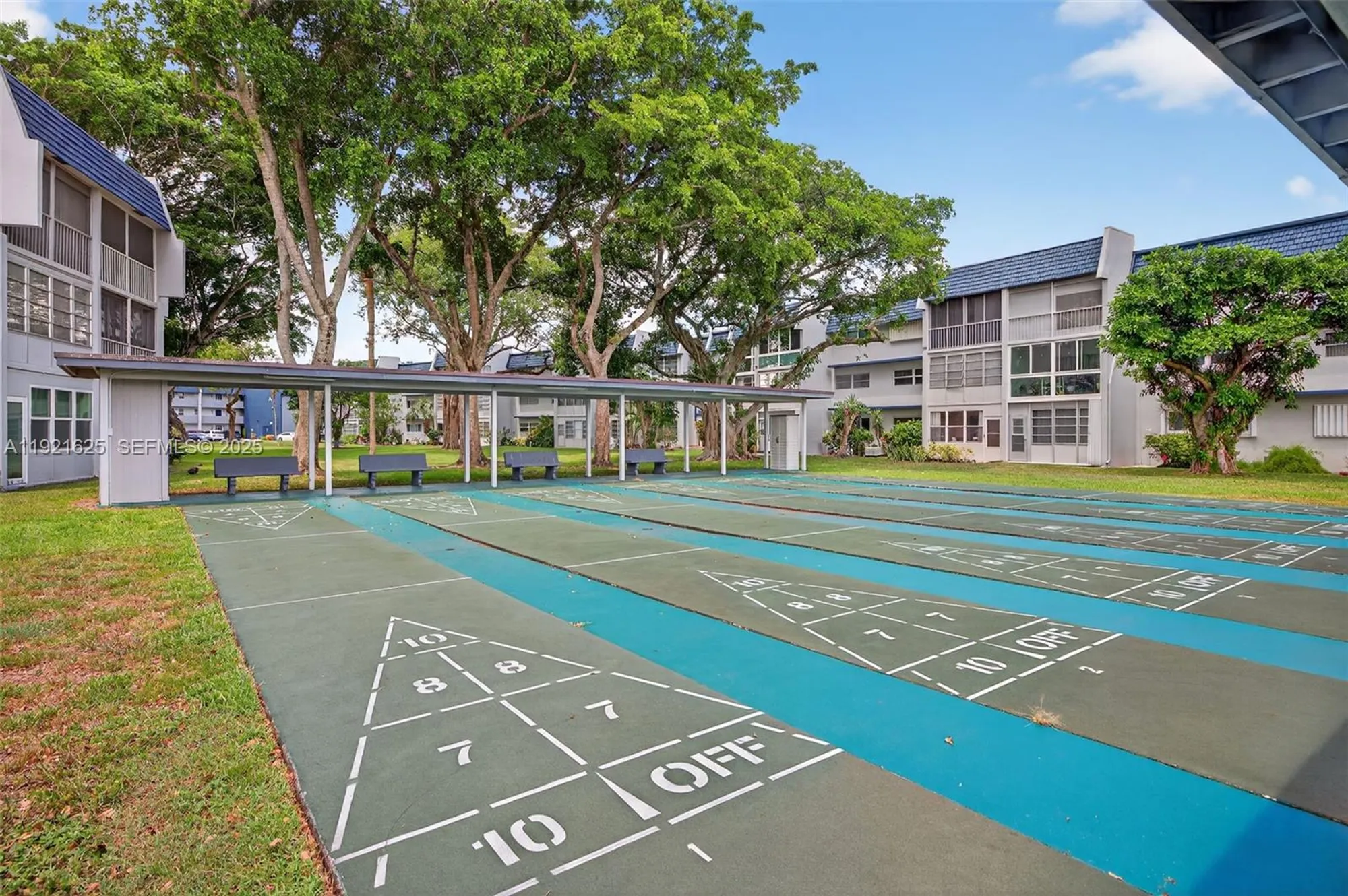 Property Slideshow image 37 of 44 | 7817 golf circle dr 301, Margate, FL, 33063