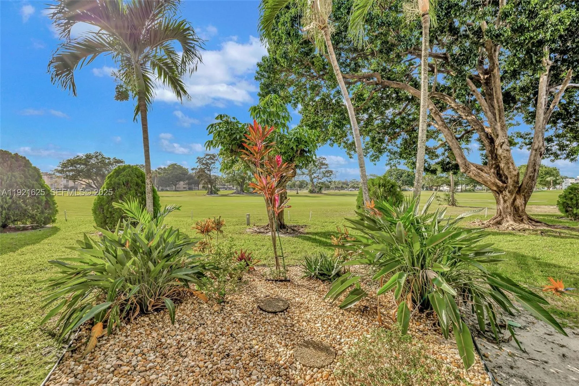 Property Slideshow image 32 of 44 | 7817 golf circle dr 301, Margate, FL, 33063