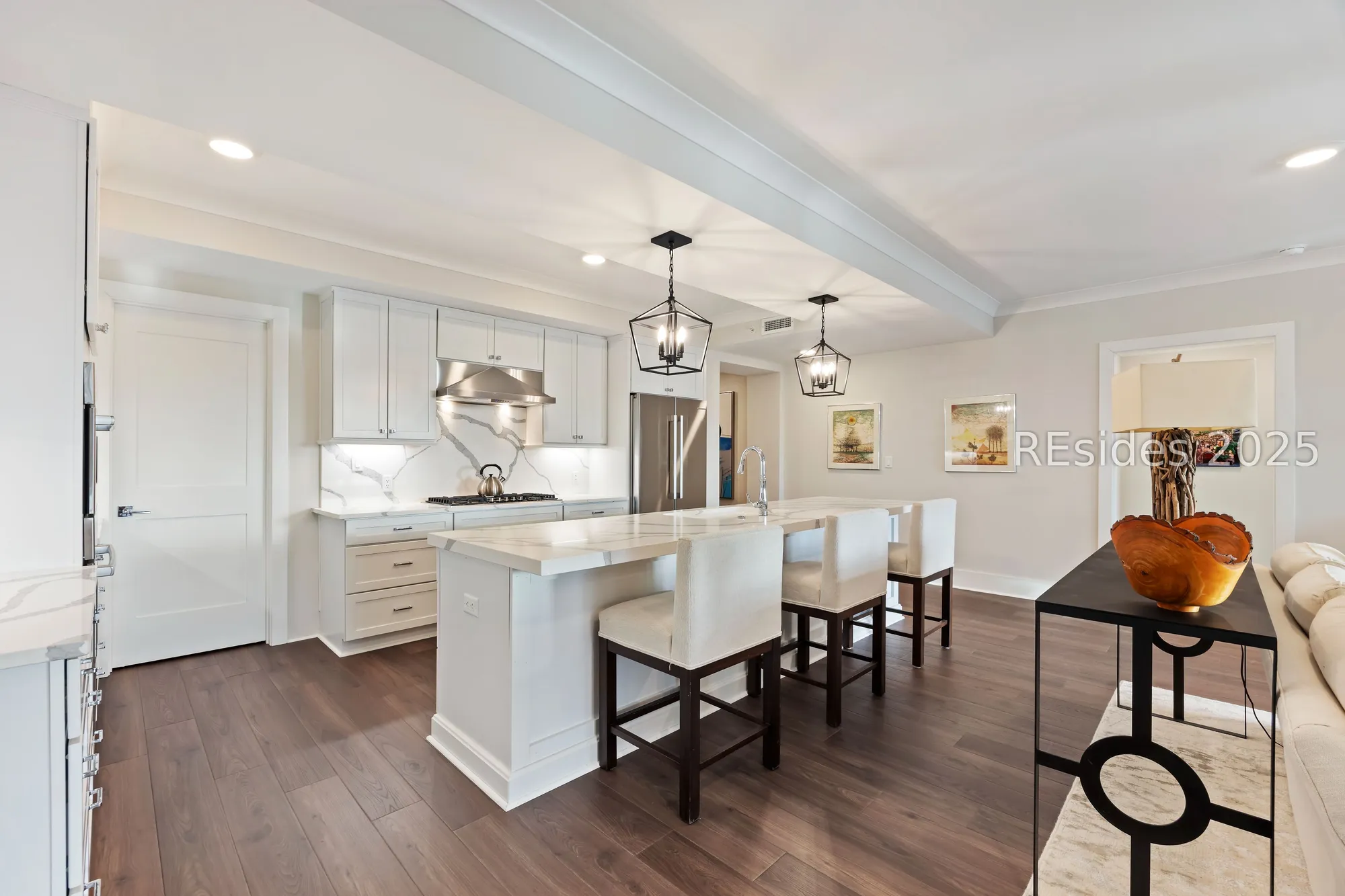 Property Slideshow image 18 of 63 | 63 skull creek dr apt 402, Hilton Head Island, SC, 29926