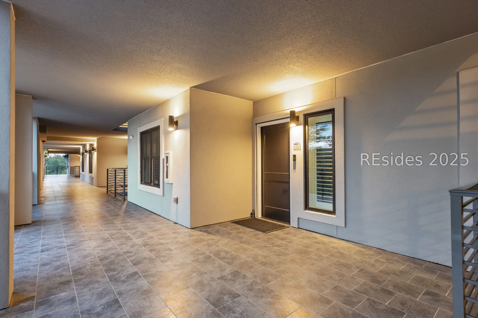 Property Slideshow image 3 of 63 | 63 skull creek dr apt 402, Hilton Head Island, SC, 29926