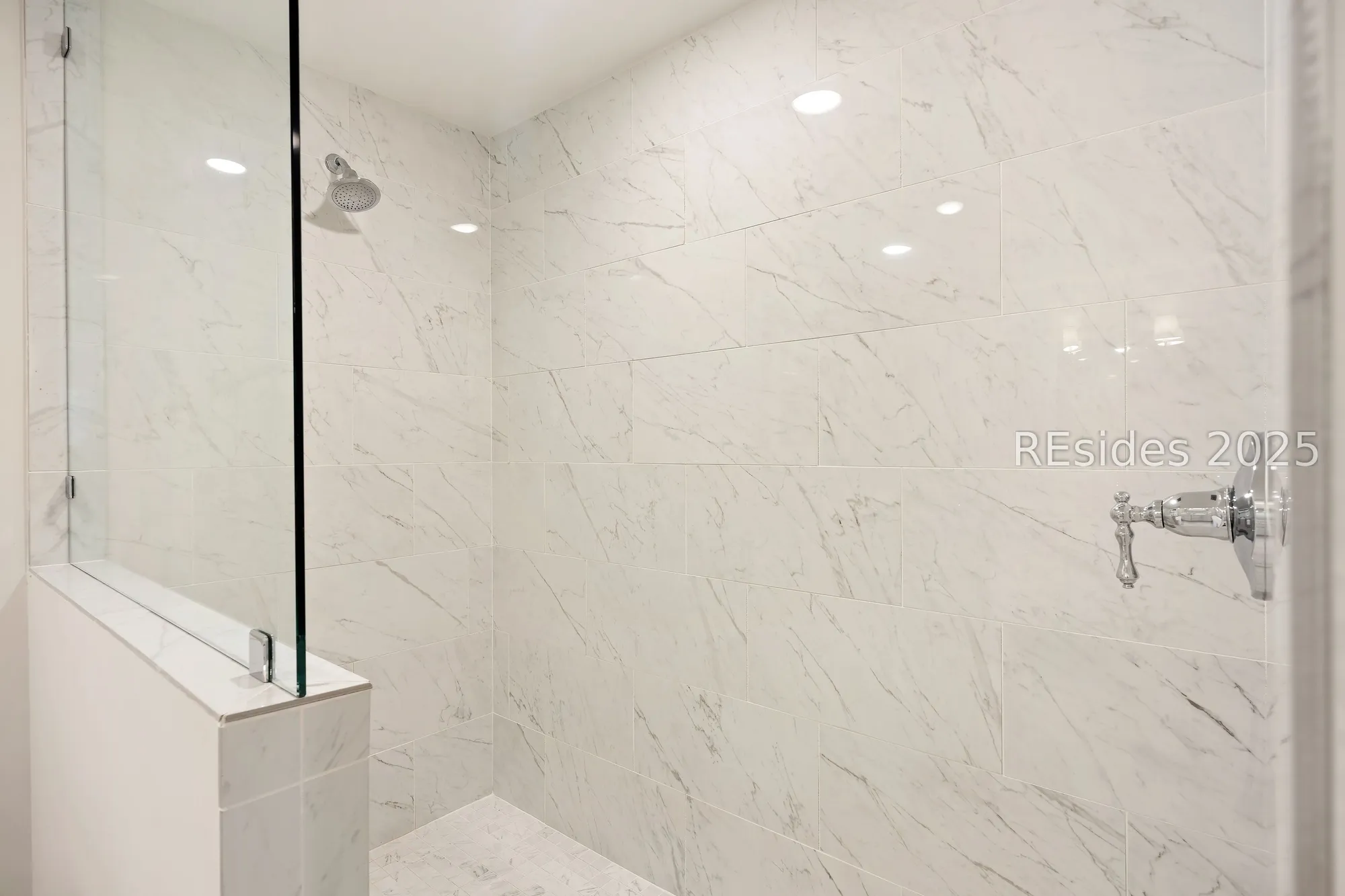 Property Slideshow image 45 of 63 | 63 skull creek dr apt 402, Hilton Head Island, SC, 29926