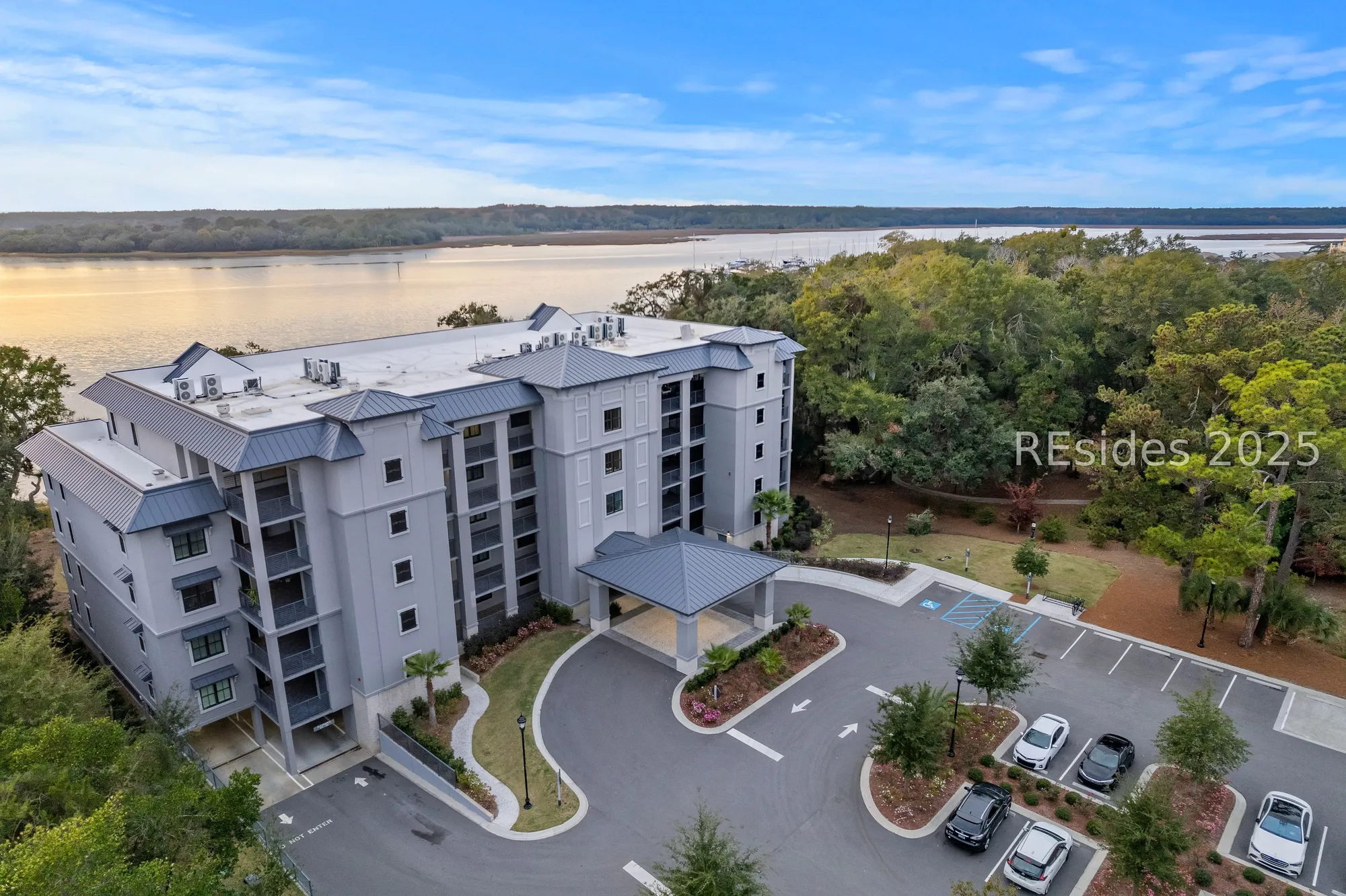 Property Slideshow image 61 of 63 | 63 skull creek dr apt 402, Hilton Head Island, SC, 29926