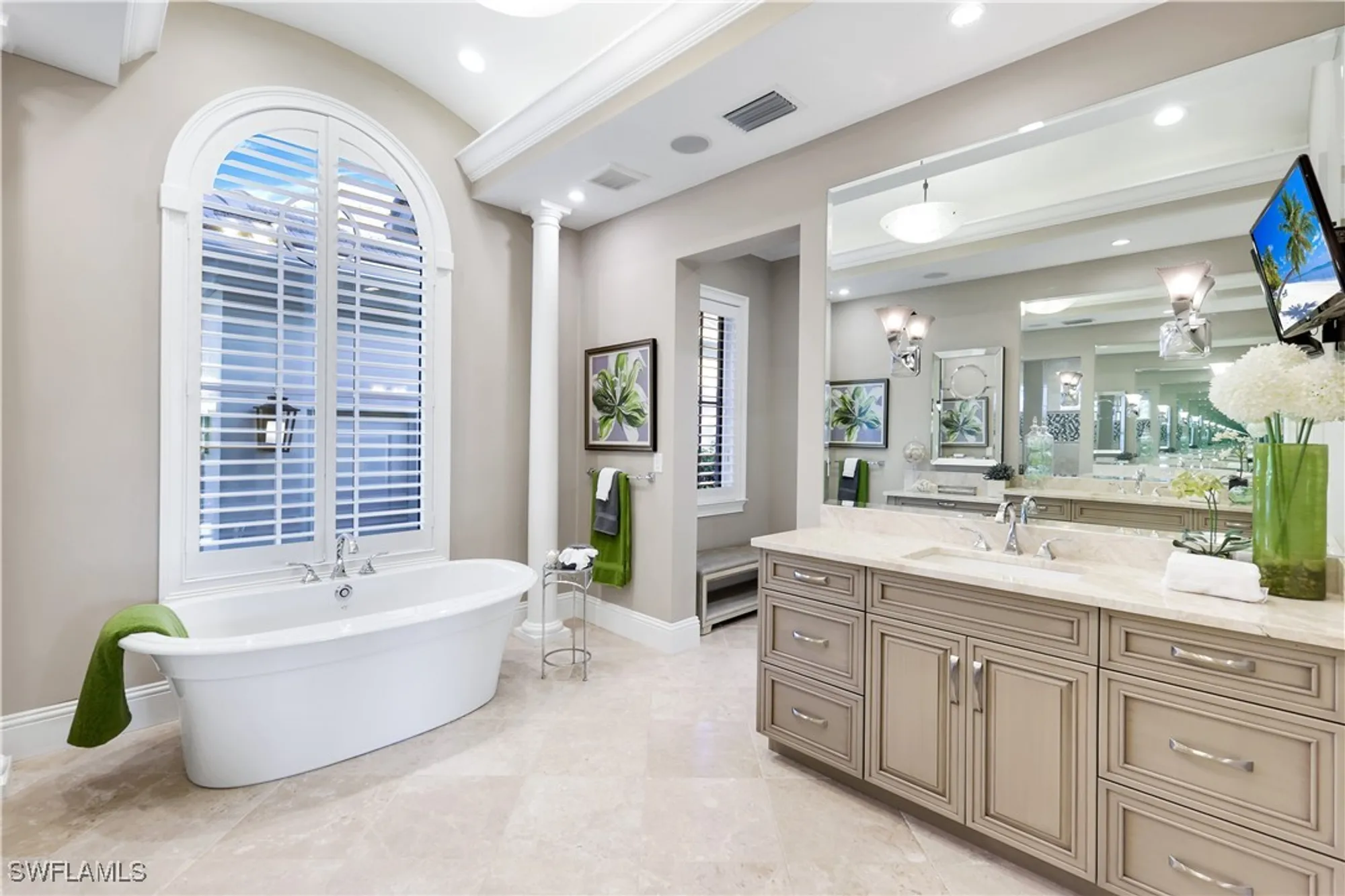 Property Slideshow image 23 of 47 | 26180 woodlyn dr, Bonita Springs, FL, 34134
