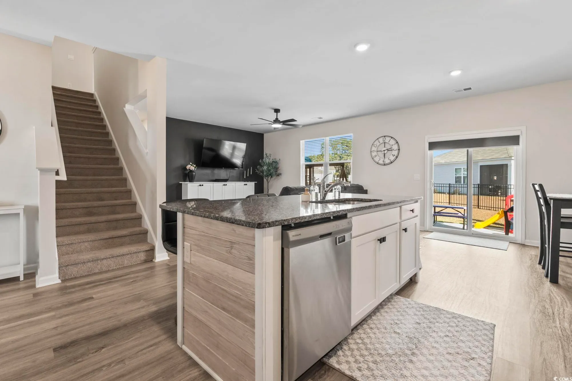 Property Slideshow image 12 of 40 | 320 vaccaro dr, Myrtle Beach, SC, 29588