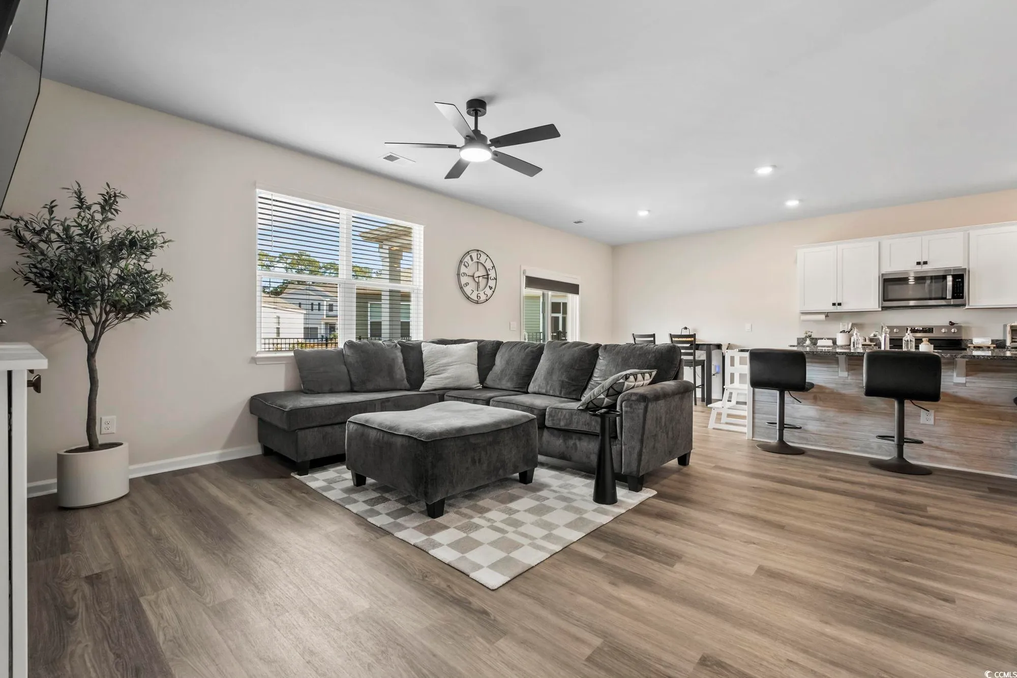 Property Slideshow image 6 of 40 | 320 vaccaro dr, Myrtle Beach, SC, 29588