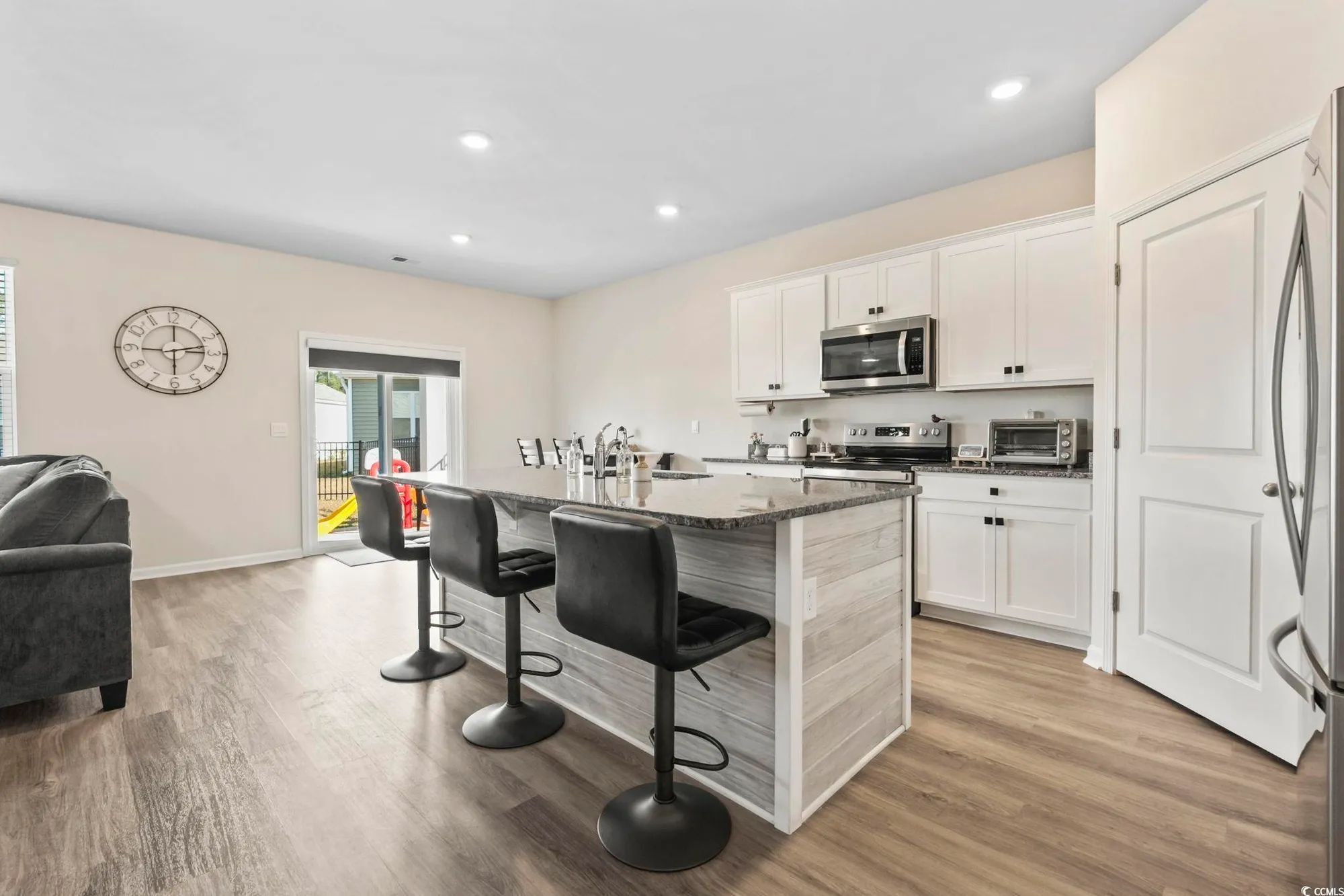 Property Slideshow image 8 of 40 | 320 vaccaro dr, Myrtle Beach, SC, 29588