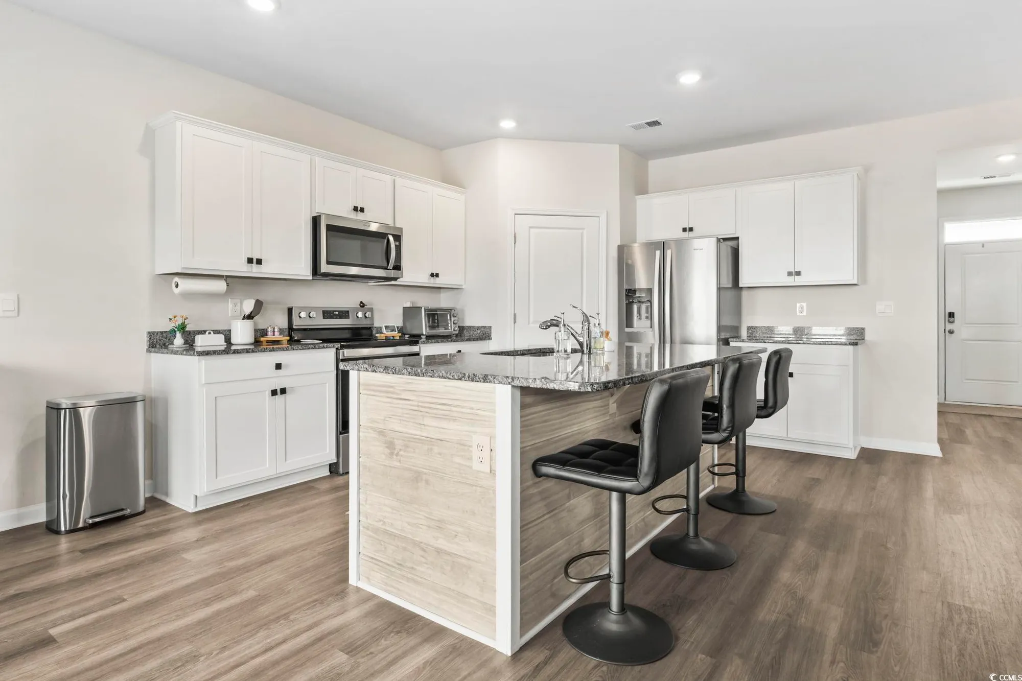 Property Slideshow image 9 of 40 | 320 vaccaro dr, Myrtle Beach, SC, 29588