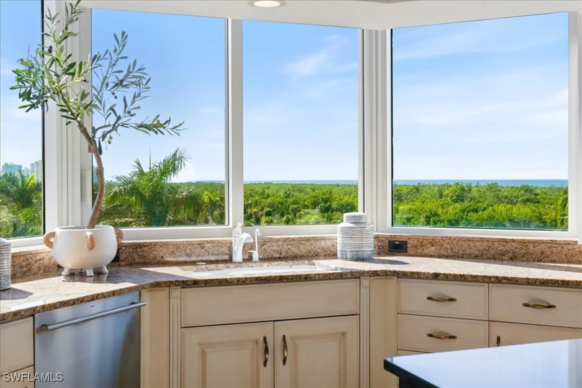 Property Slideshow image 19 of 49 | 6597 nicholas blvd 601, Naples, FL, 34108